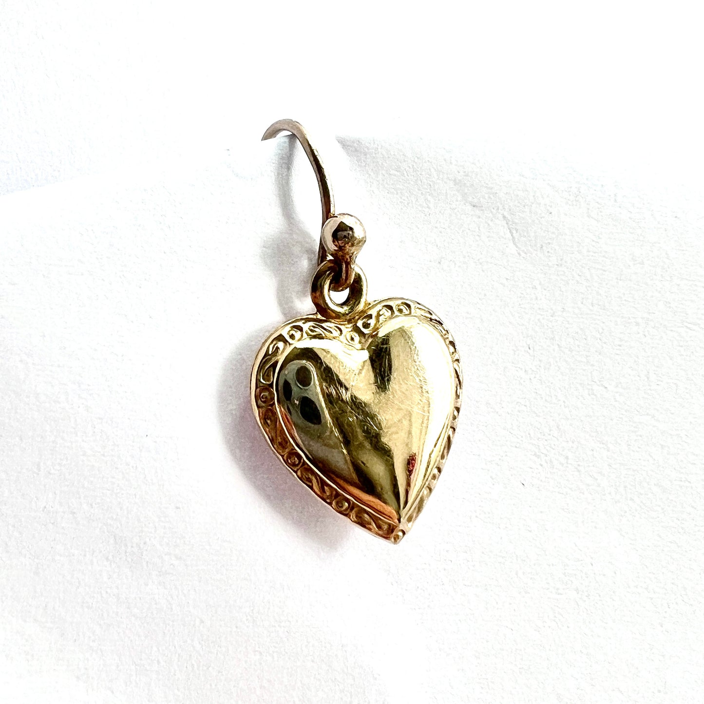 Vintage 9CT Gold Engraved Heart Drop • Single Earring