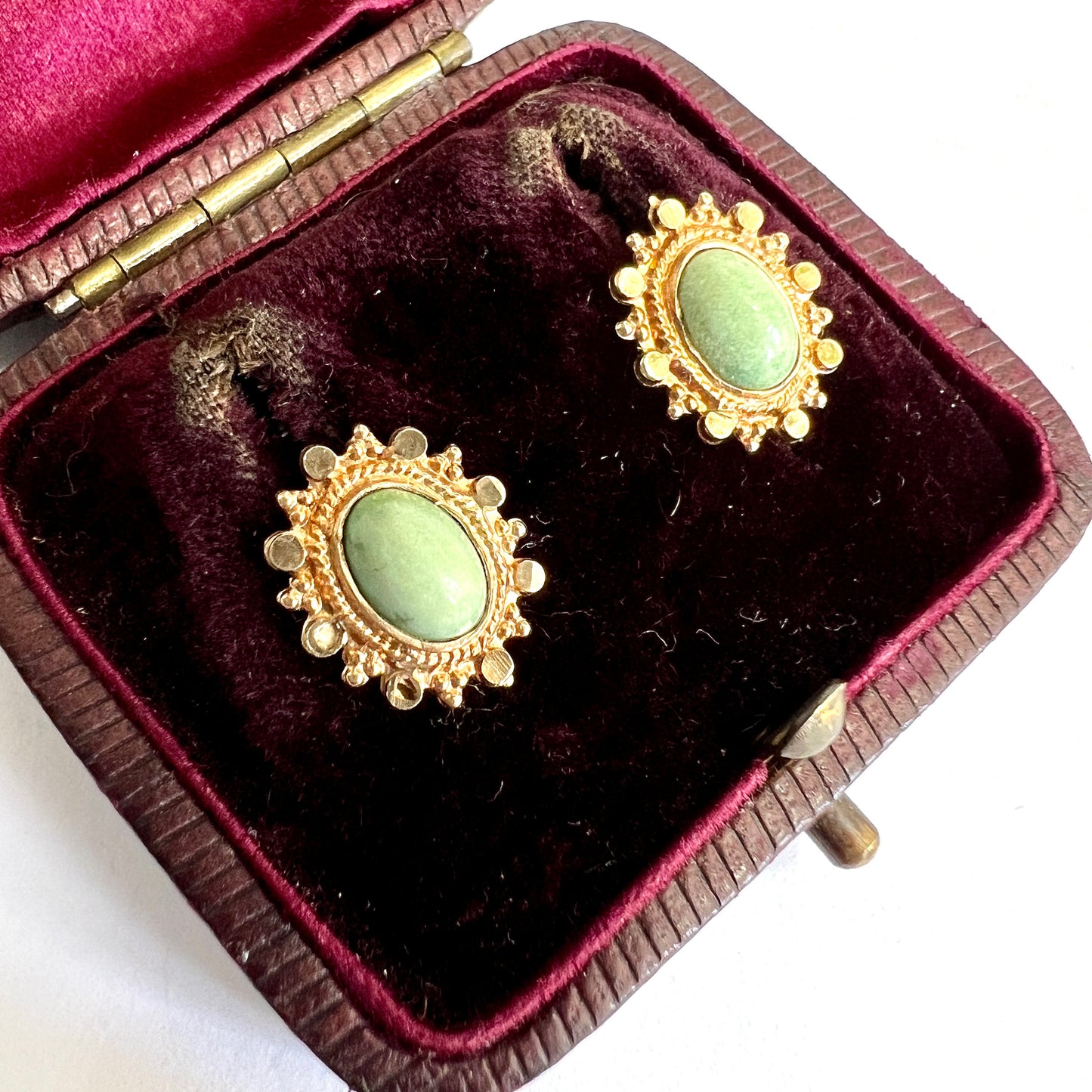 Vintage 9CT Gold Oval Green Cabochon Stud Earrings