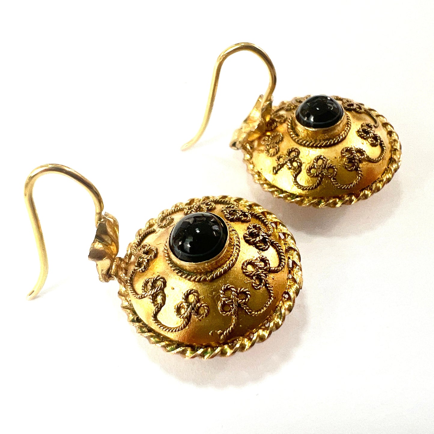 Victorian 15CT Gold Domed Banded Agate Earrings