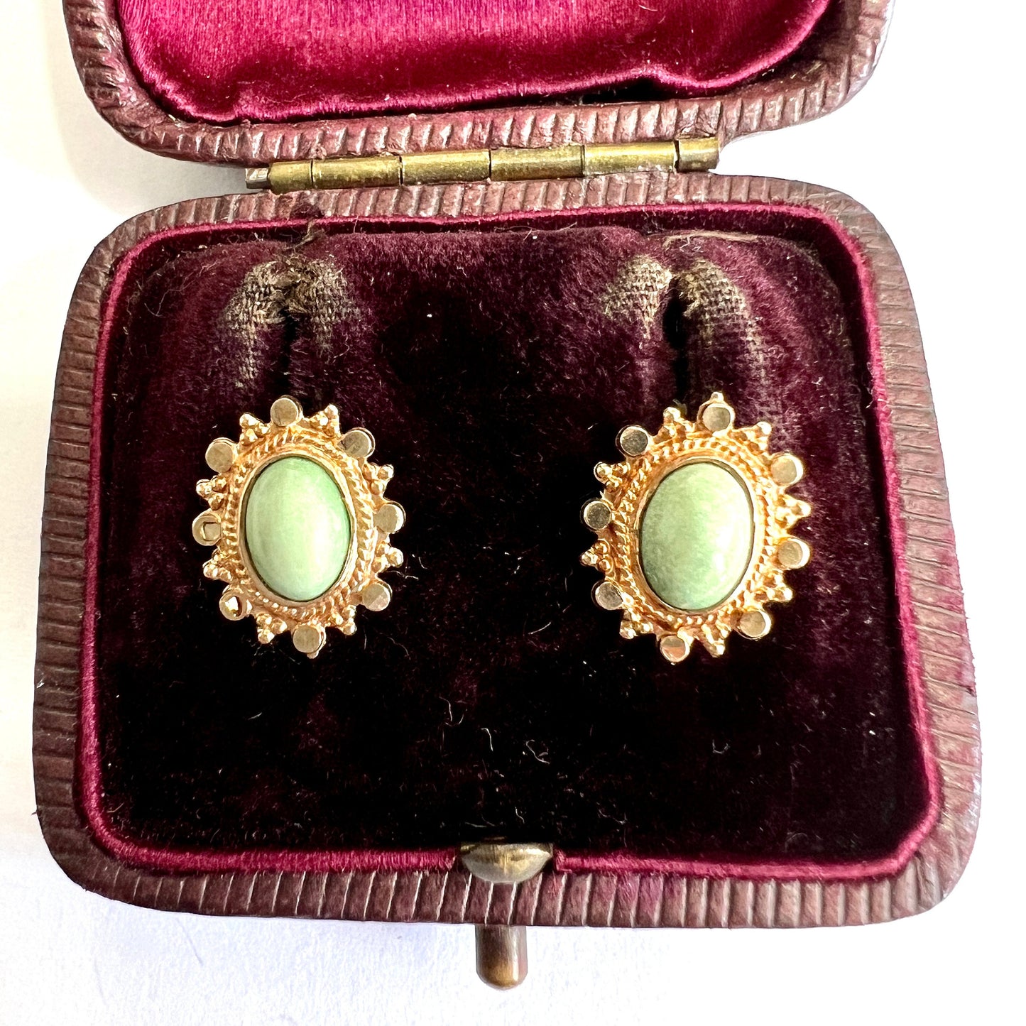 Vintage 9CT Gold Oval Green Cabochon Stud Earrings