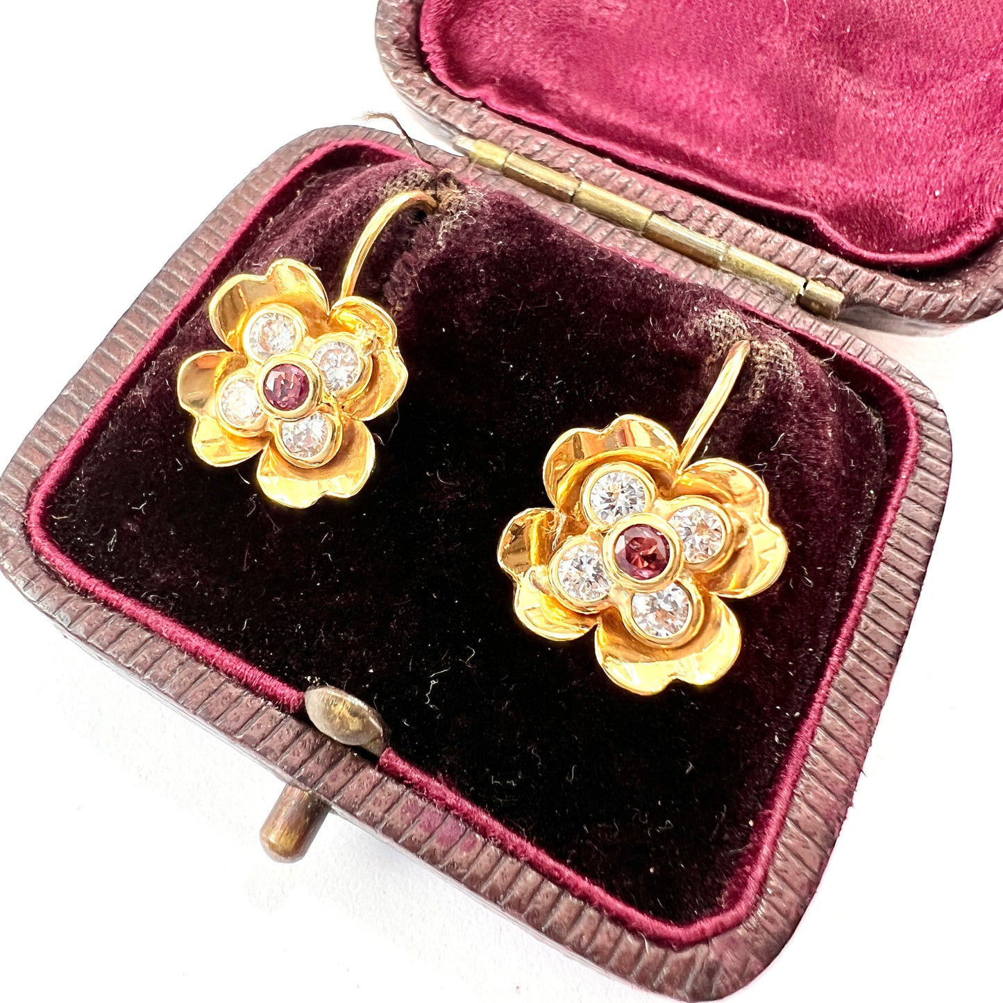 Vintage 18CT Gold WGI Certificated Ruby and Diamond Flower Earrings
