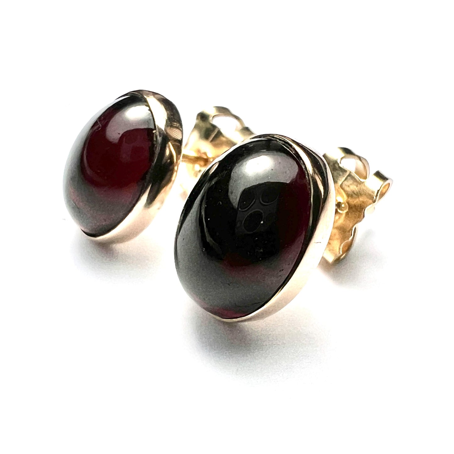 Victorian 9CT Gold Garnet Cabochon Stud Earrings