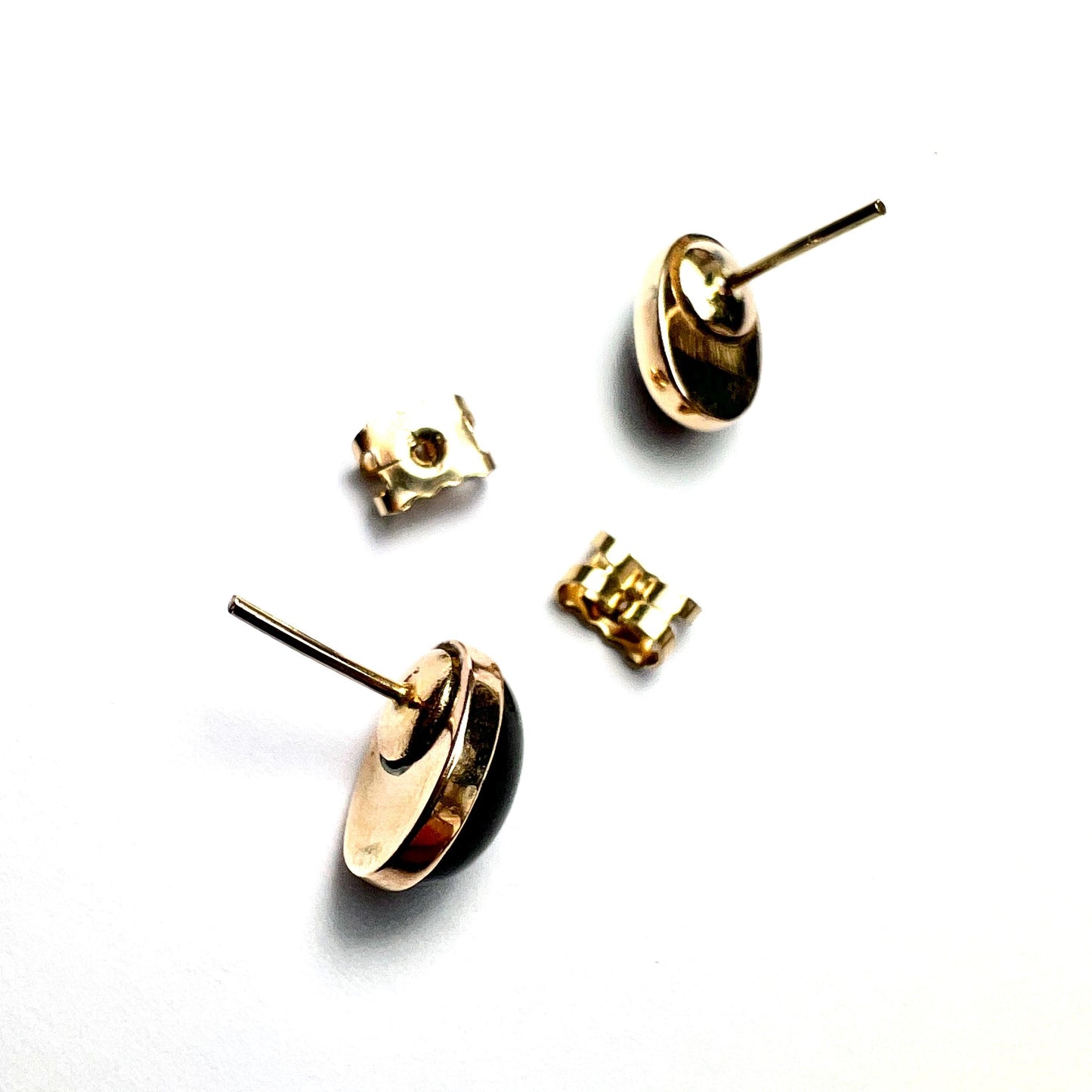 Victorian 9CT Gold Garnet Cabochon Stud Earrings