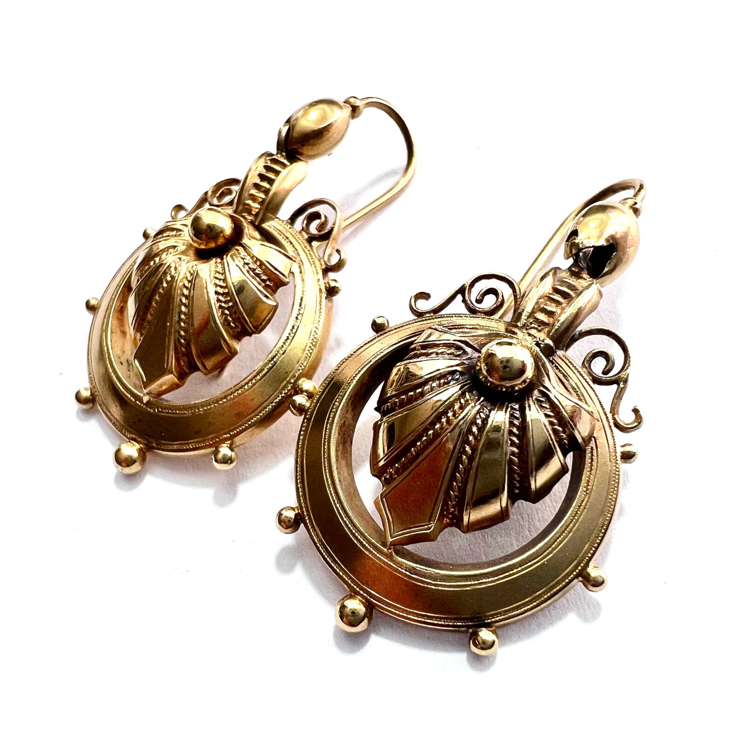 Victorian 18CT Gold Acanthus Earrings