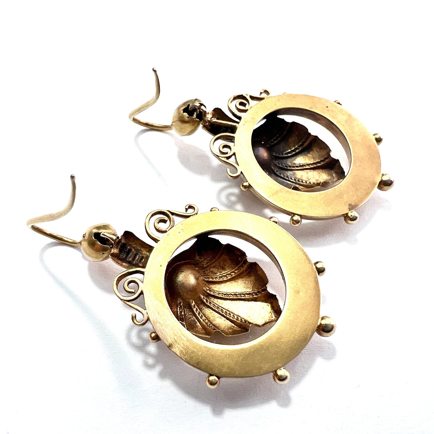 Victorian 18CT Gold Acanthus Earrings