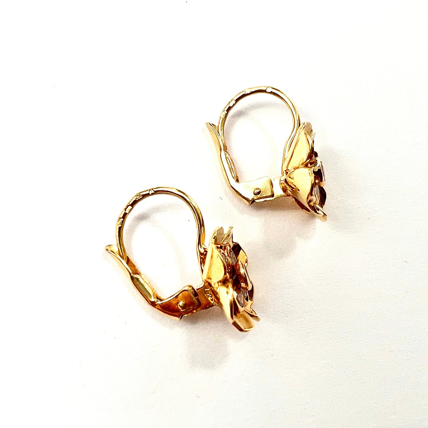 Vintage 18CT Gold WGI Certificated Ruby and Diamond Flower Earrings