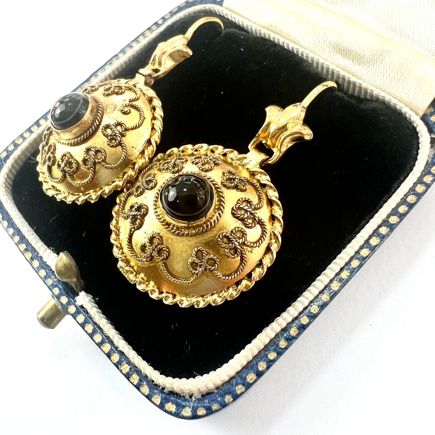 Victorian 15CT Gold Domed Banded Agate Earrings