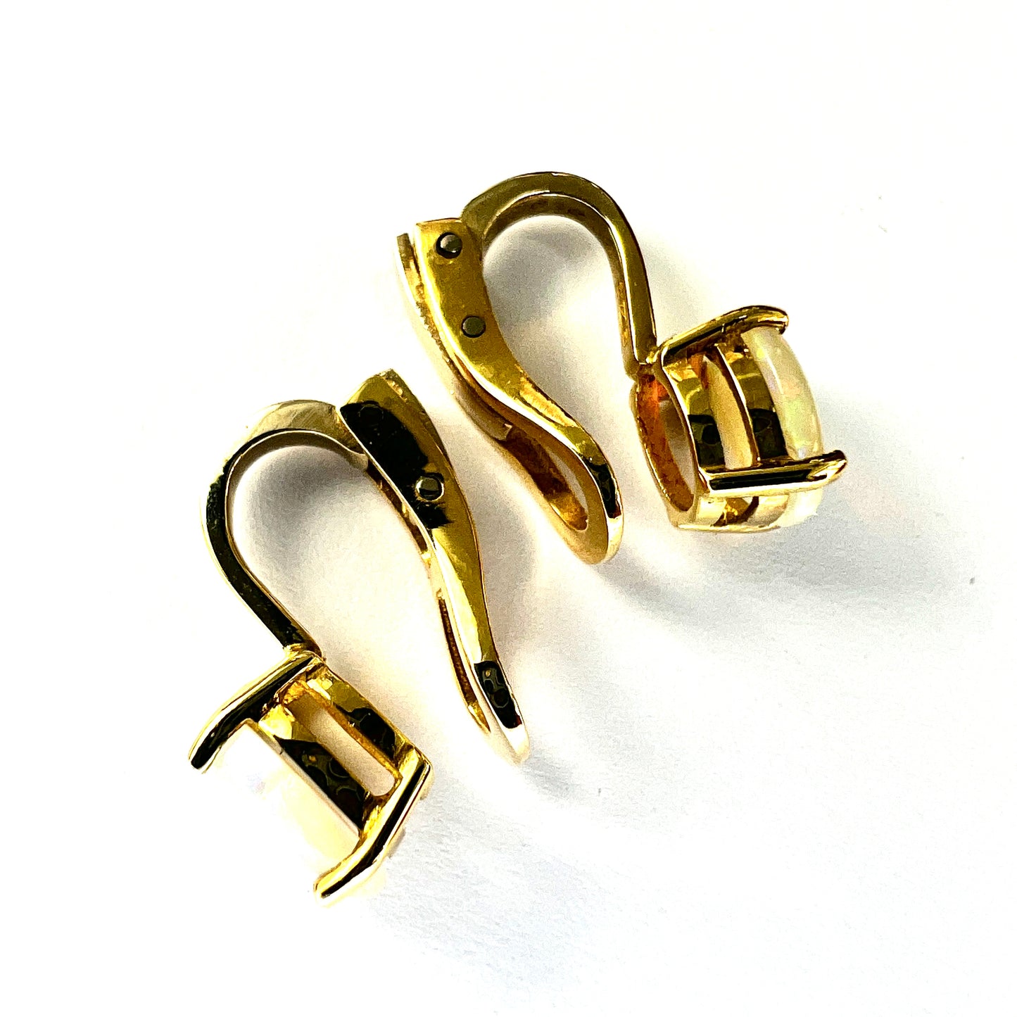 Vintage 18CT Gold Opal Ear Clips