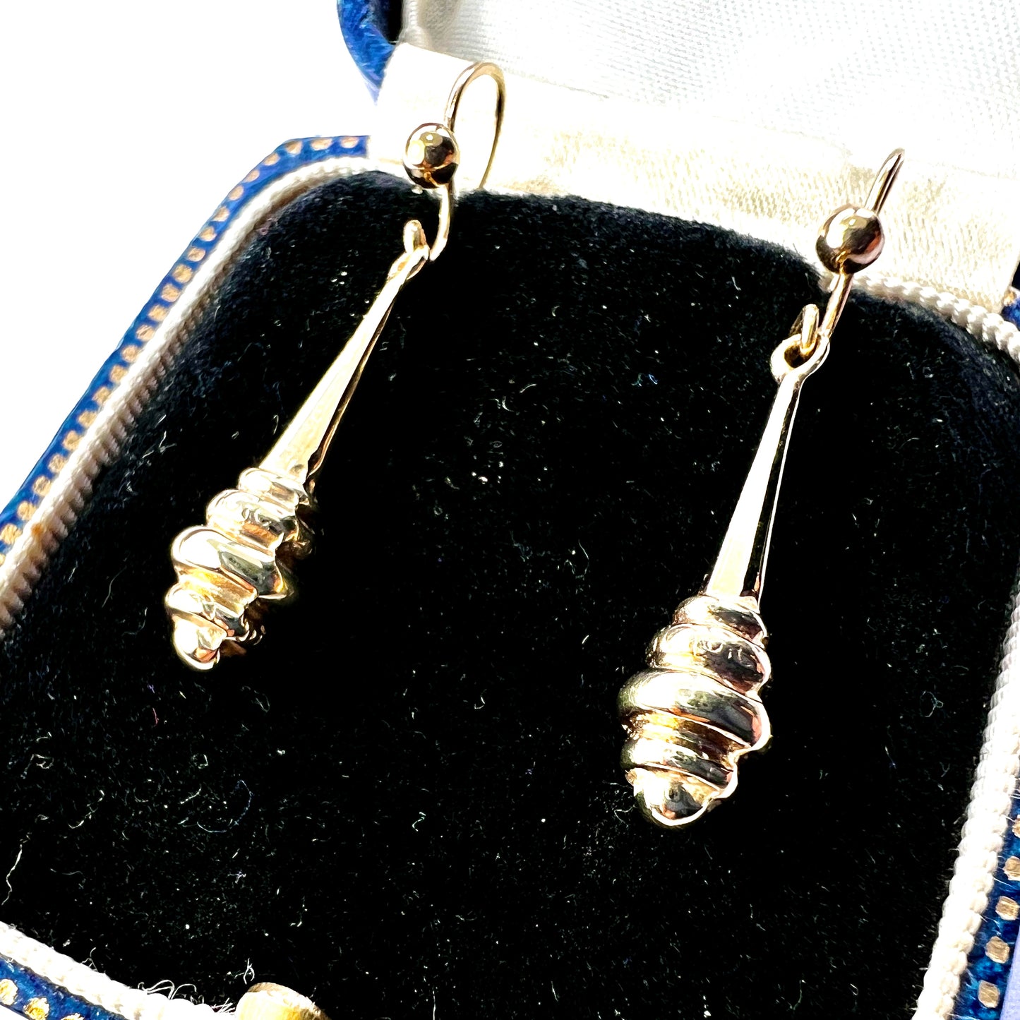 Vintage 9CT Gold Reeded Drop Earrings