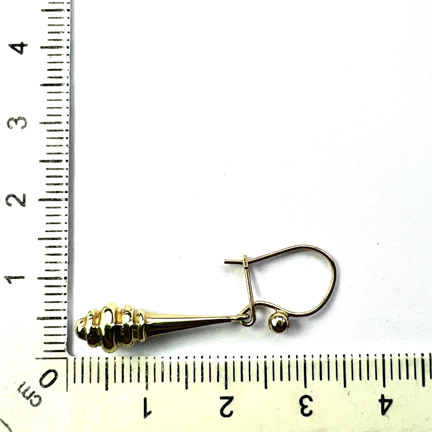 Vintage 9CT Gold Reeded Drop Earrings