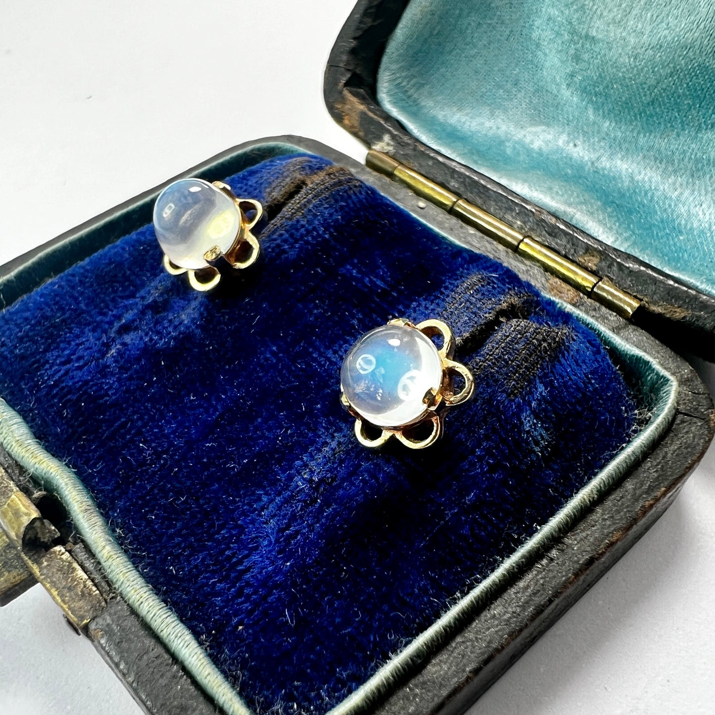 Vintage 9CT Gold Moonstone Flower Stud Earrings