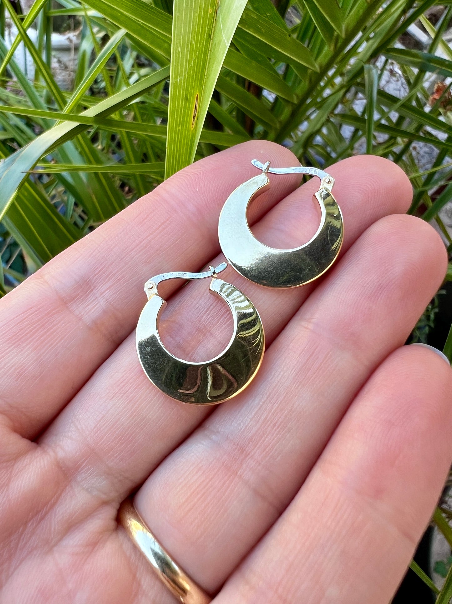 Vintage 18CT Gold Crescent Hoop Earrings