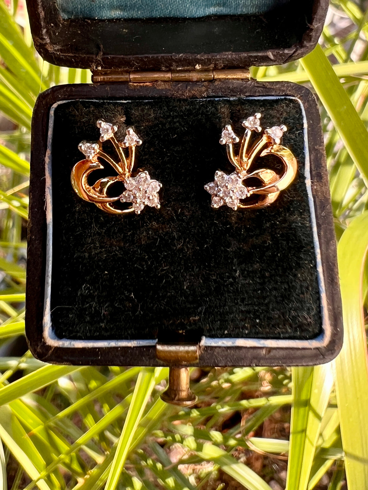 Vintage 18CT Gold Diamond Firework Flower Stud Earrings