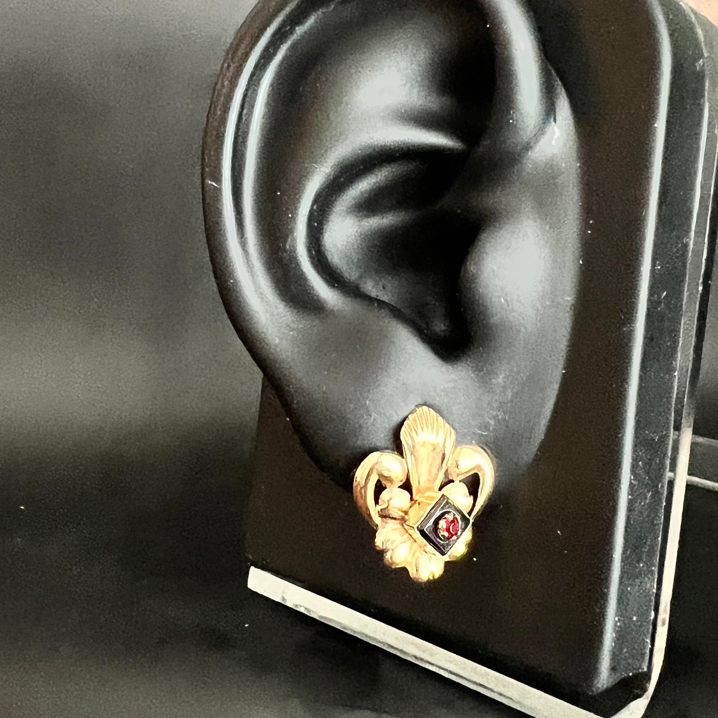 Vintage High Carat Gold Fleur de Lys Earrings