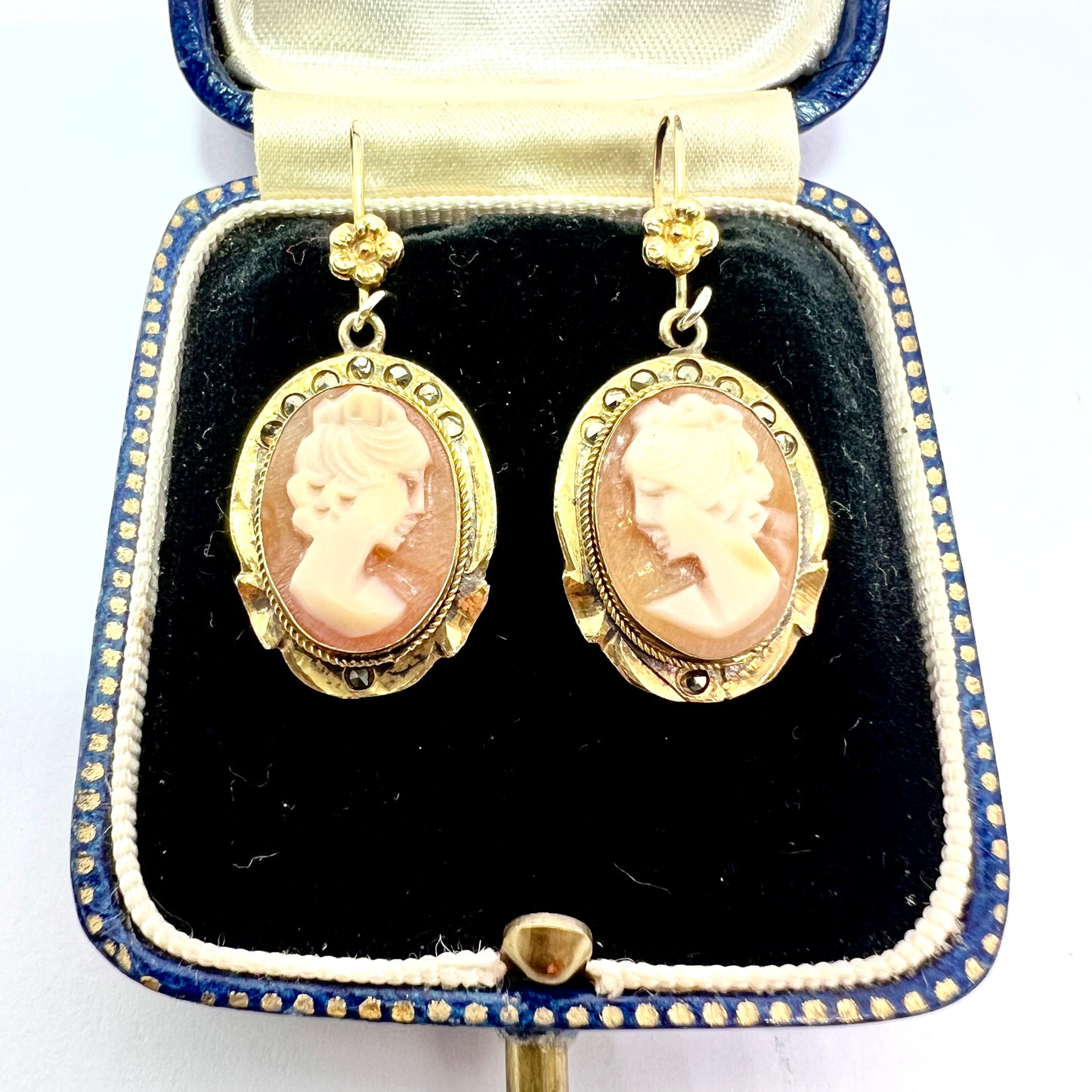 Vintage 9CT Gold Cameo Earrings