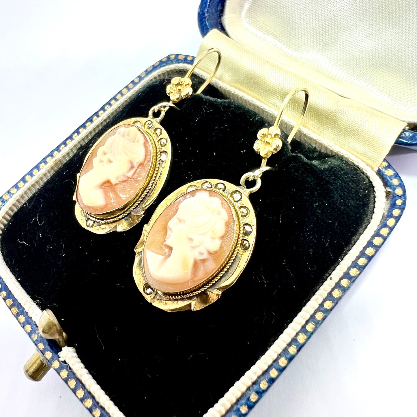 Vintage 9CT Gold Cameo Earrings