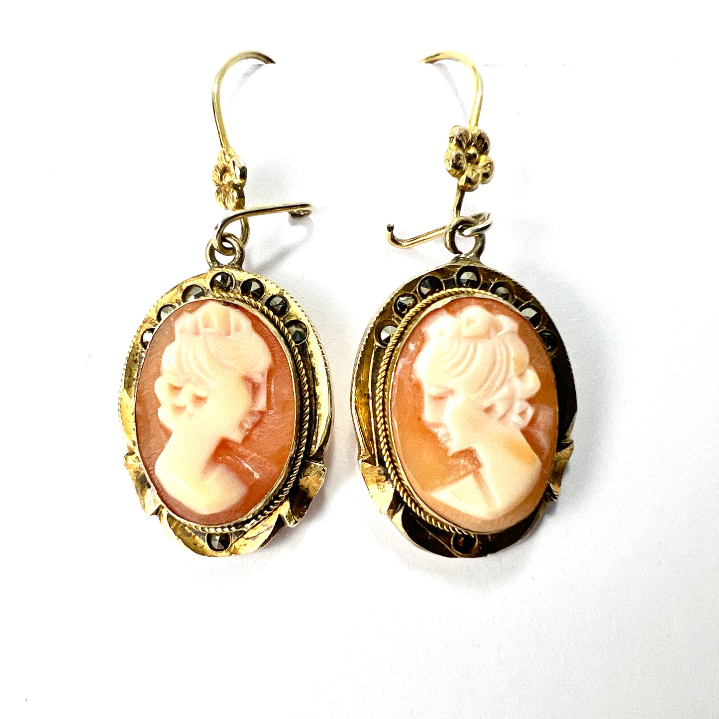 Vintage 9CT Gold Cameo Earrings