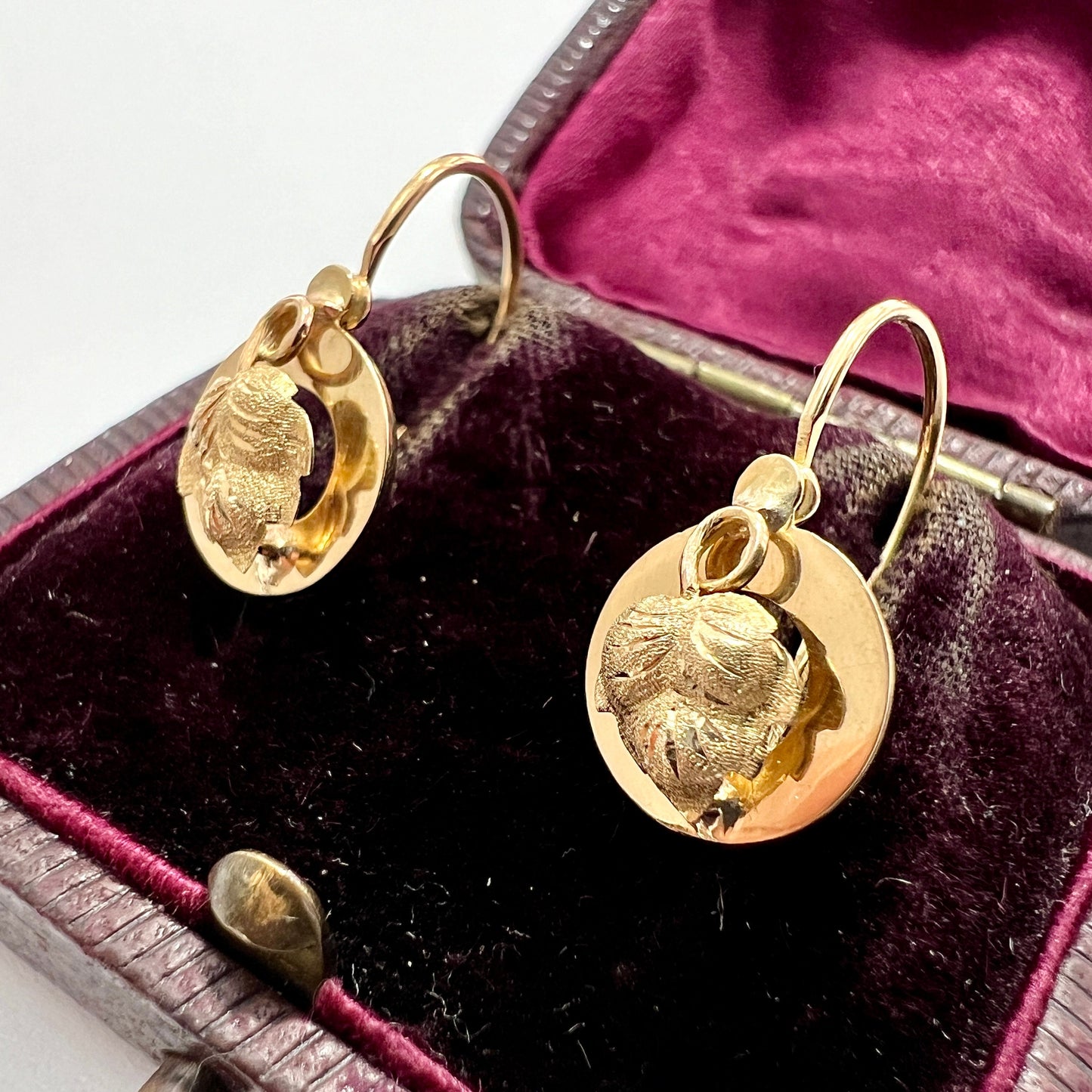 Victorian Art Nouveau 18CT Gold Vine Leaf Dormeuse Earrings