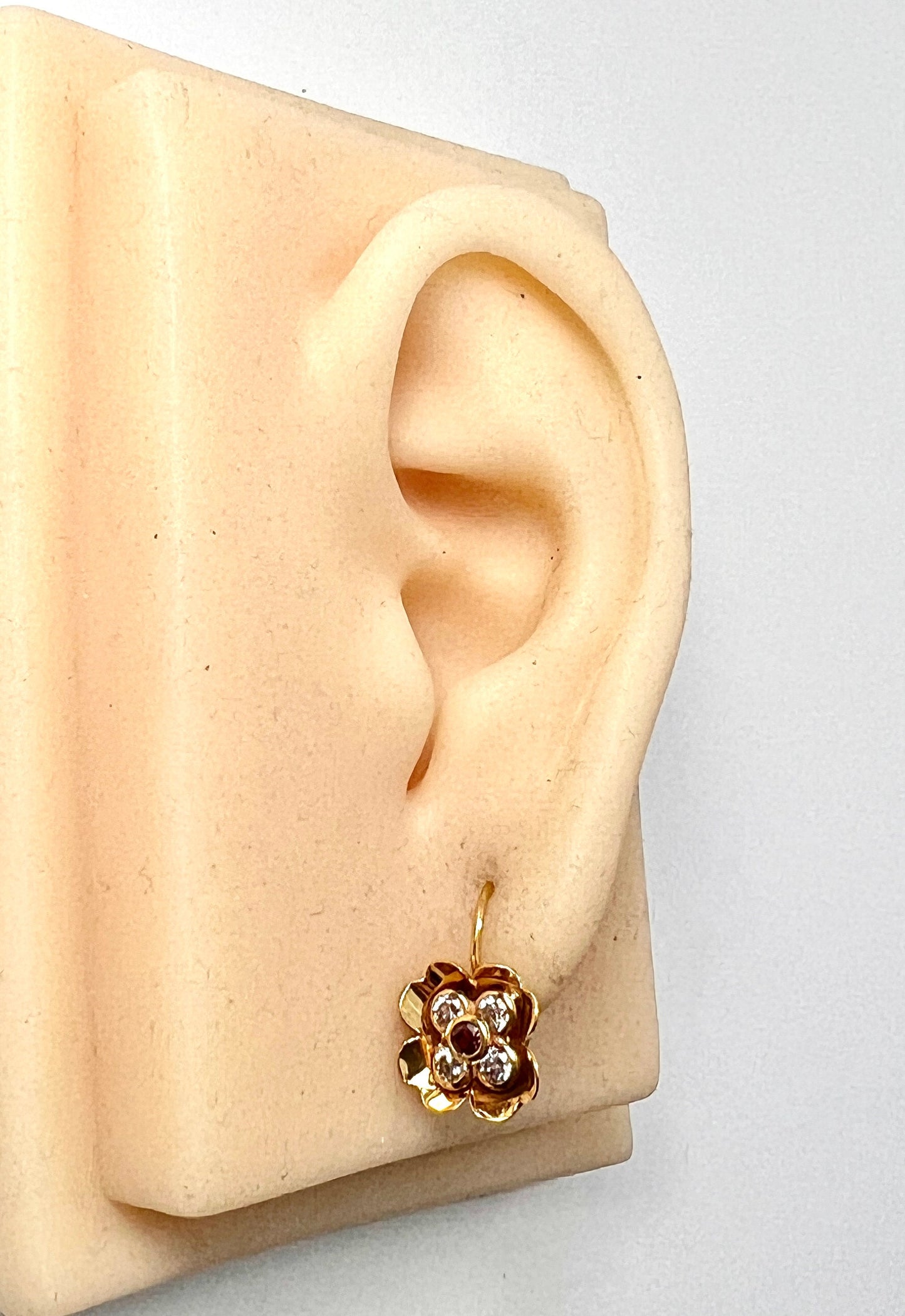 Vintage 18CT Gold WGI Certificated Ruby and Diamond Flower Earrings