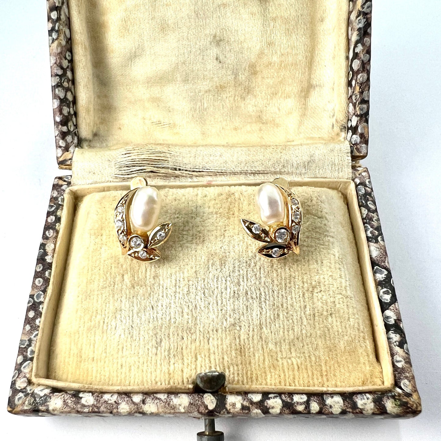 Vintage 18CT Gold Diamond and Baroque Pearl Earrings