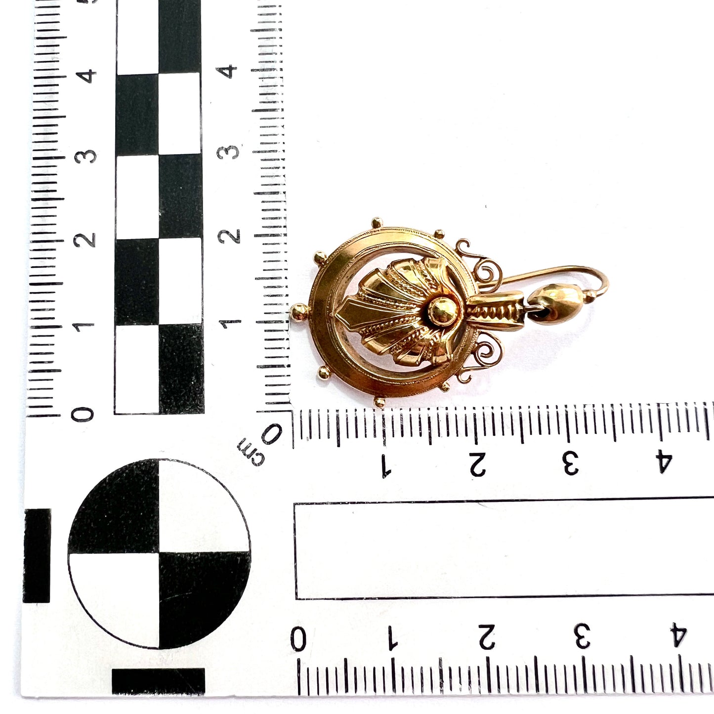 Victorian 18CT Gold Acanthus Earrings