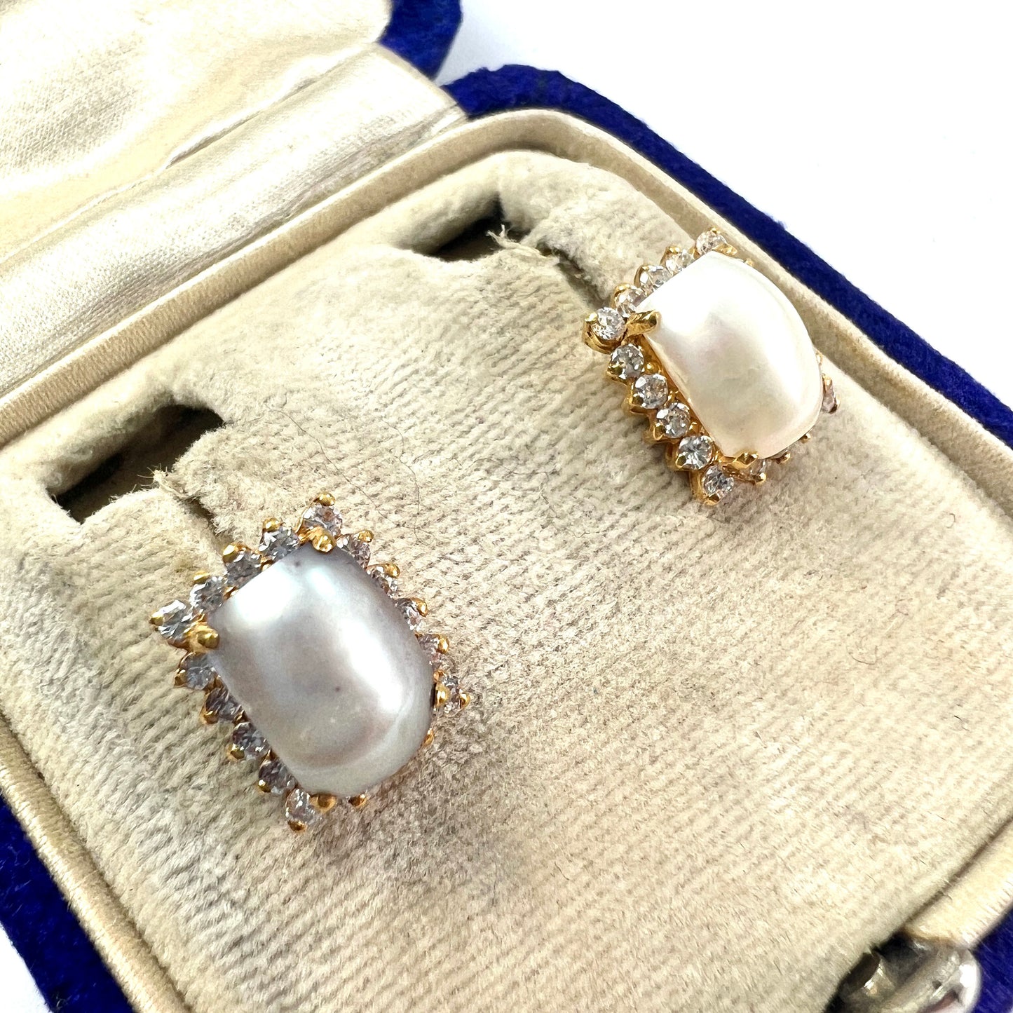 Vintage 22CT Gold Mabe Pearl Halo Earrings