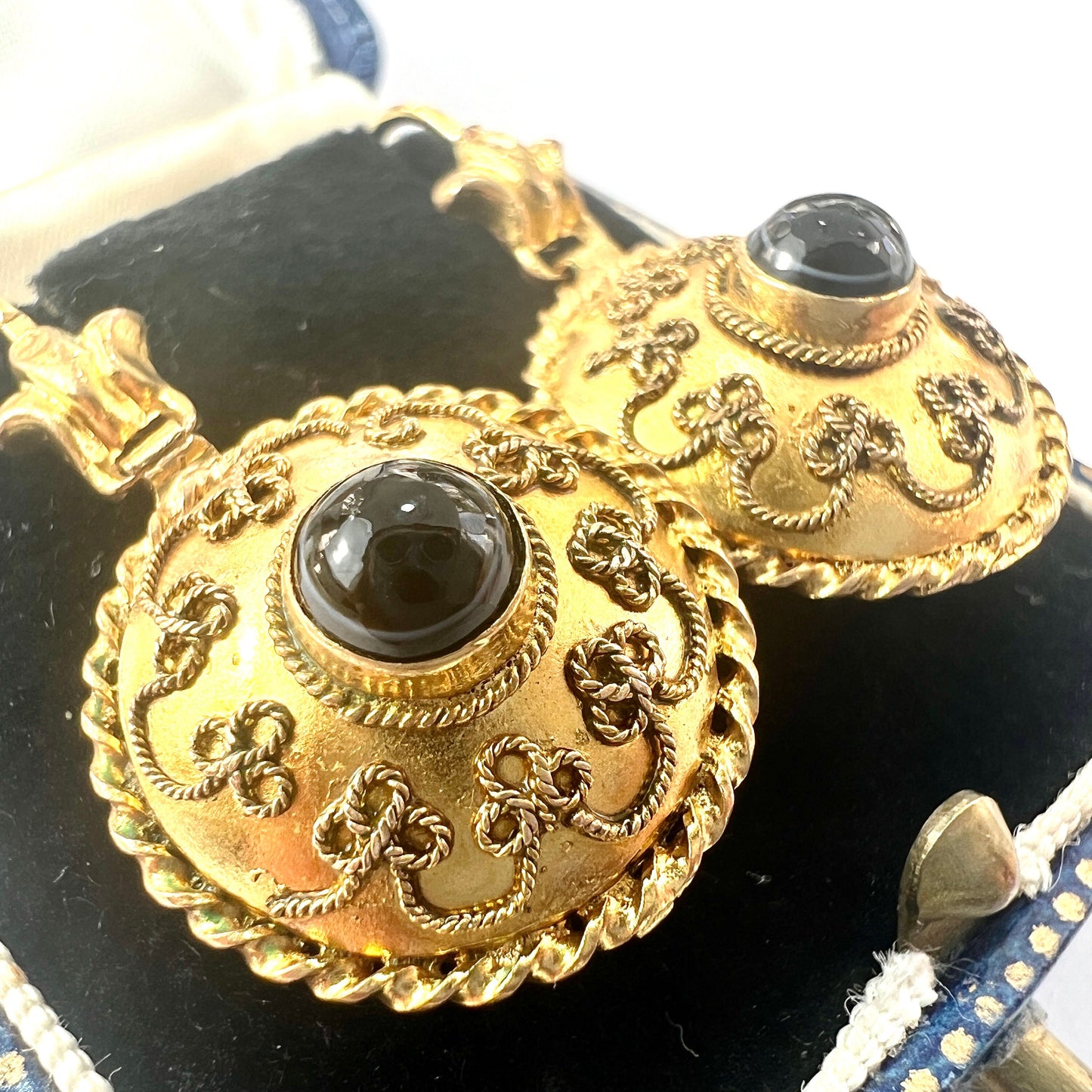 Victorian 15CT Gold Domed Banded Agate Earrings