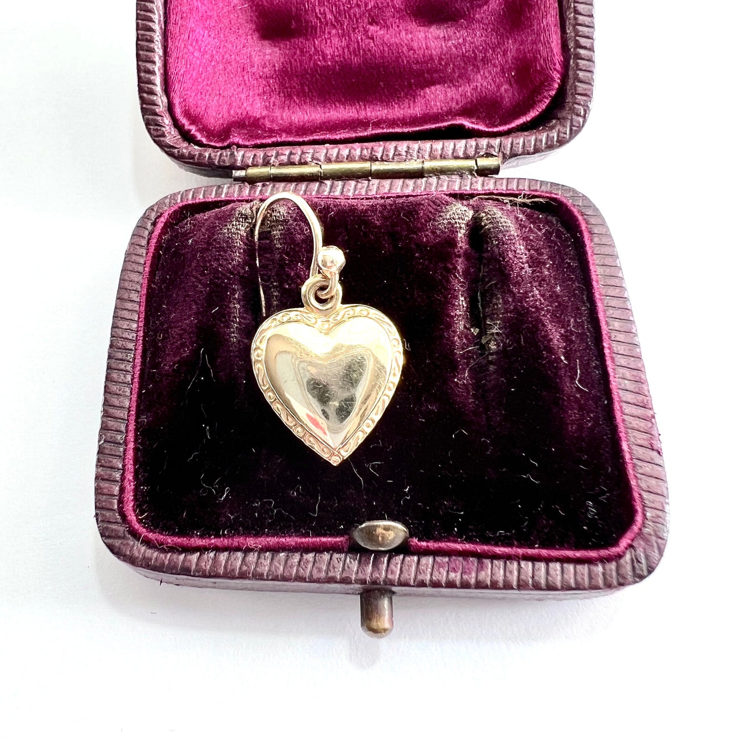 Vintage 9CT Gold Engraved Heart Drop • Single Earring