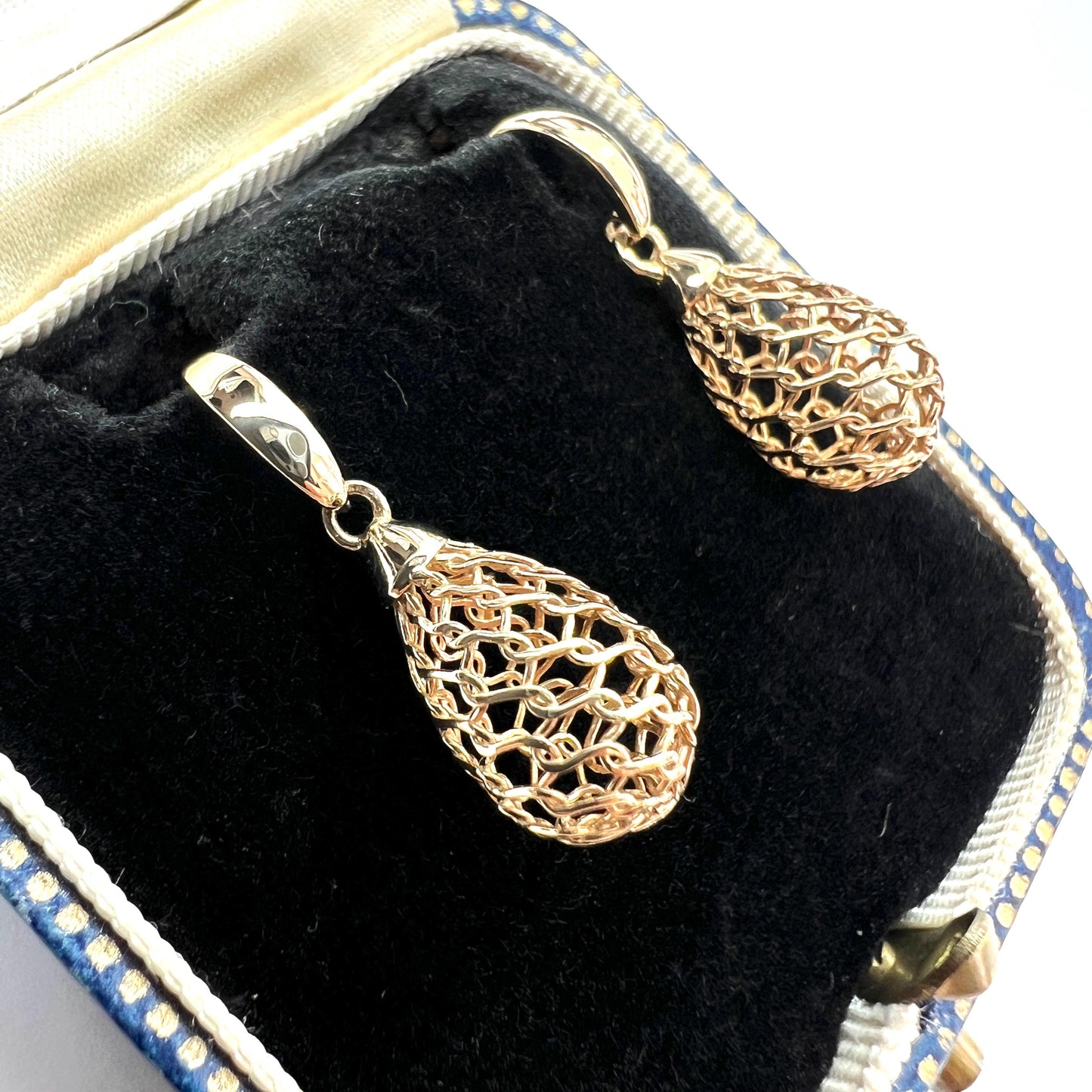 Vintage 9CT Gold Woven Mesh Teardrop Earrings