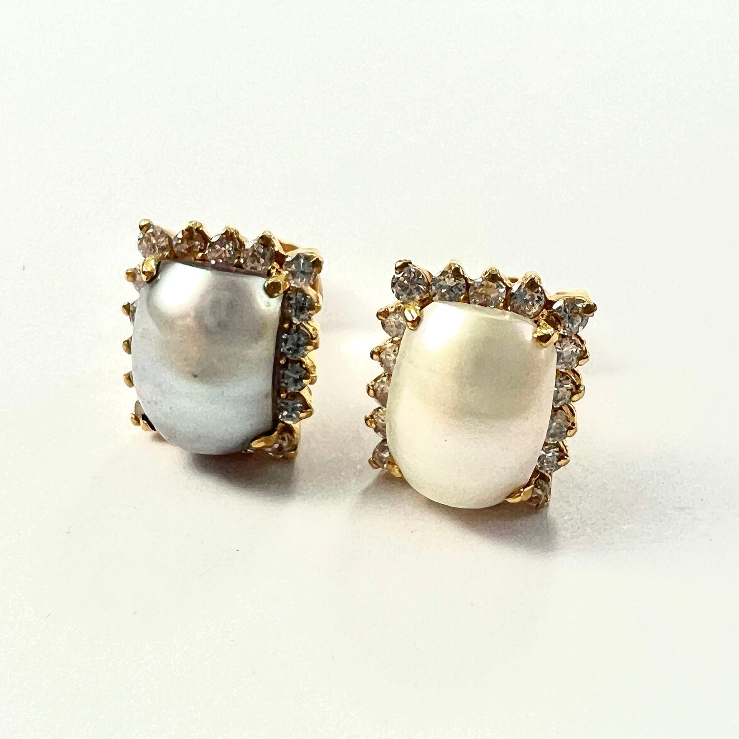 Vintage 22CT Gold Mabe Pearl Halo Earrings