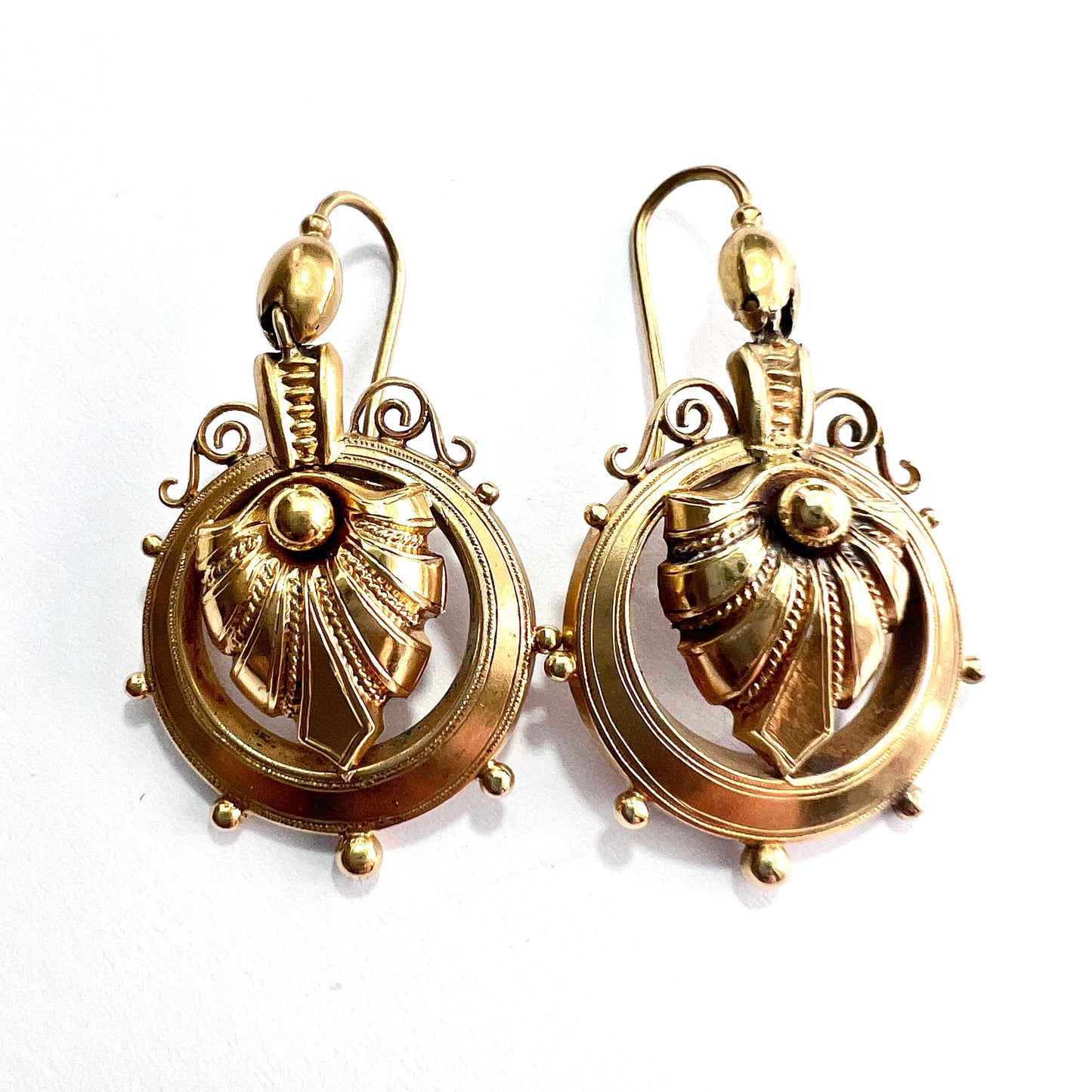 Victorian 18CT Gold Acanthus Earrings
