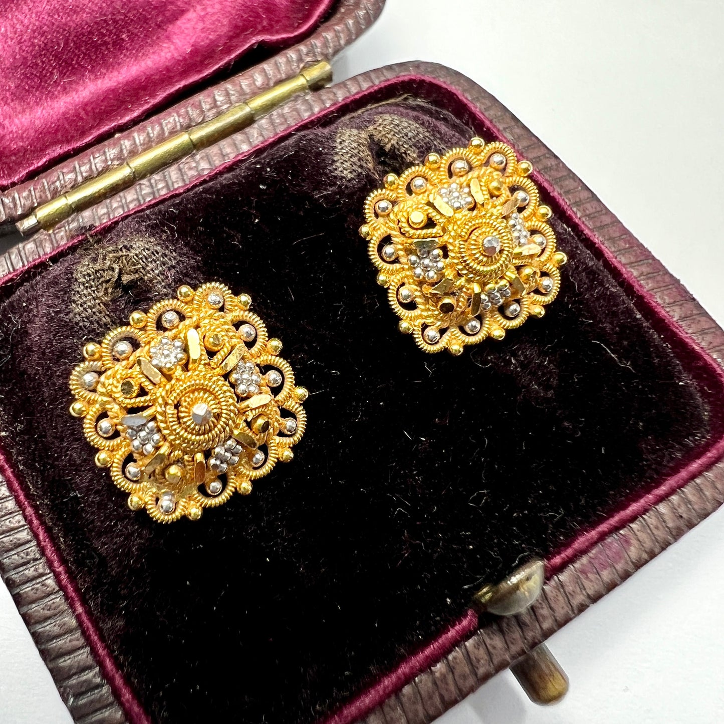 Vintage Solid 22CT Gold Cannetille Earrings