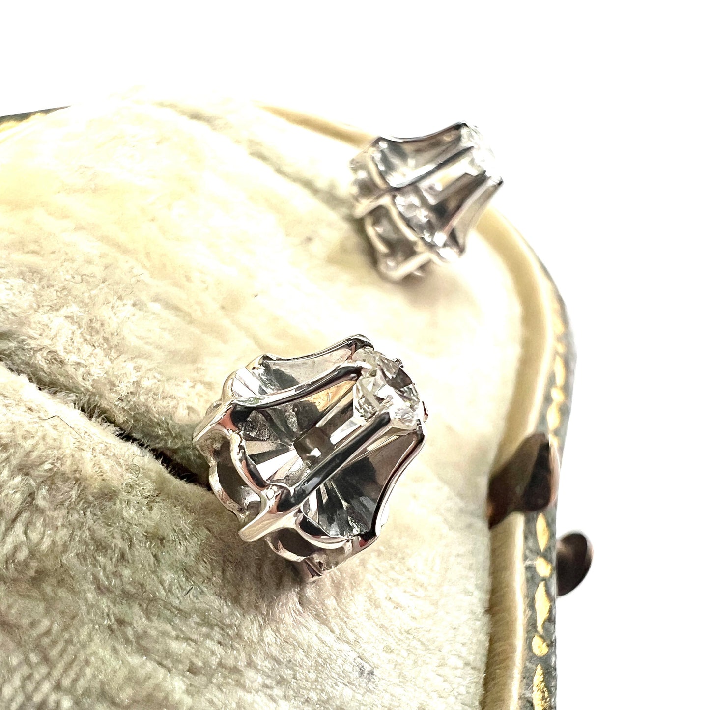 Vintage 18CT White Gold Diamond Buttercup Studs