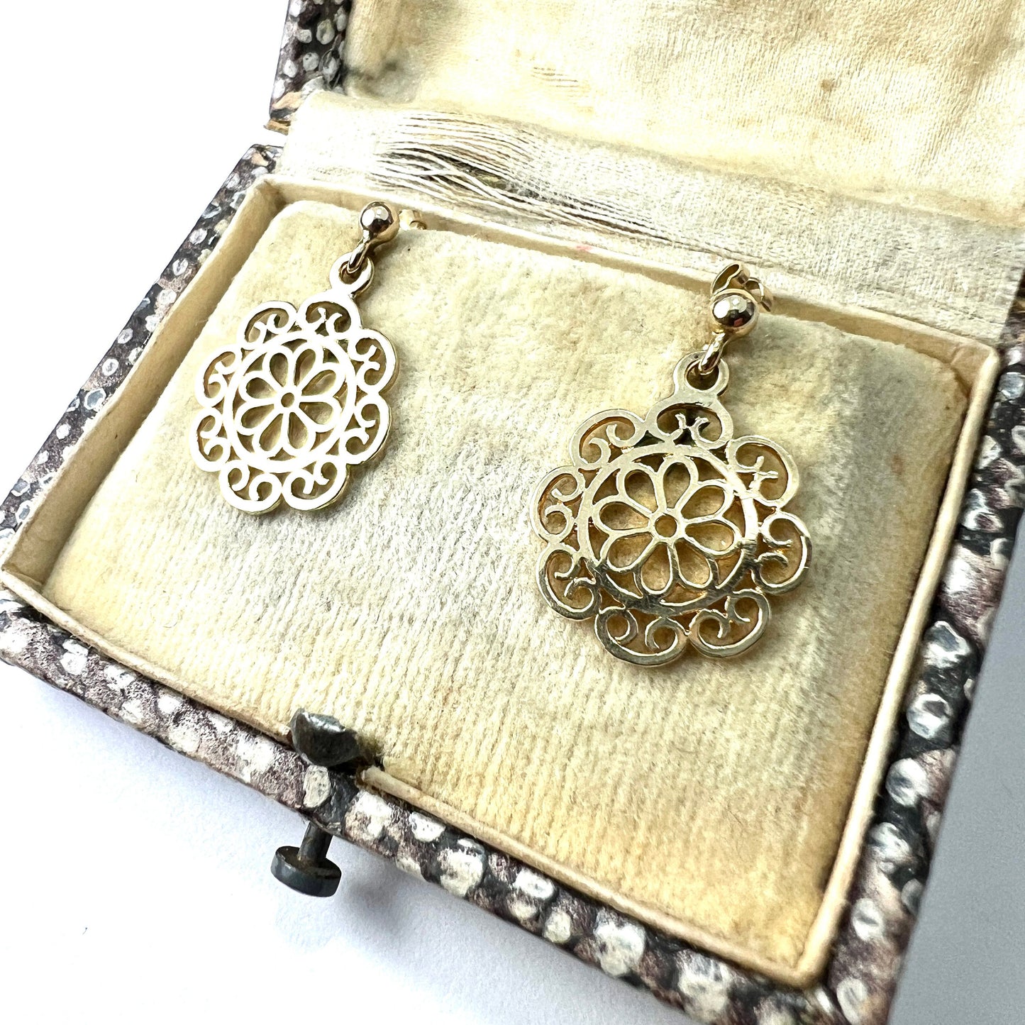 Vintage 9CT Gold Floral Mandala Earrings