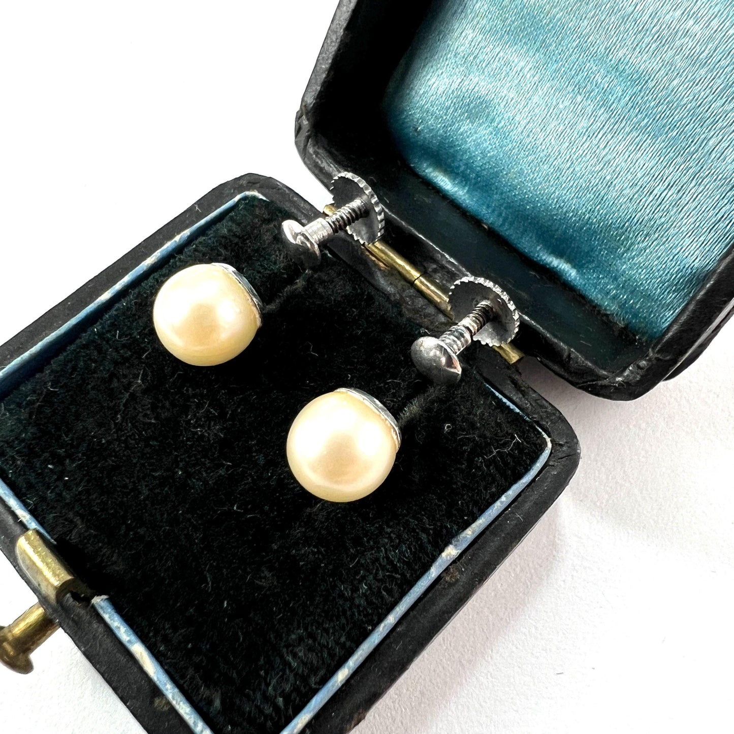 Vintage Cultured Pearl Solitaire Silver Screwback Earrings