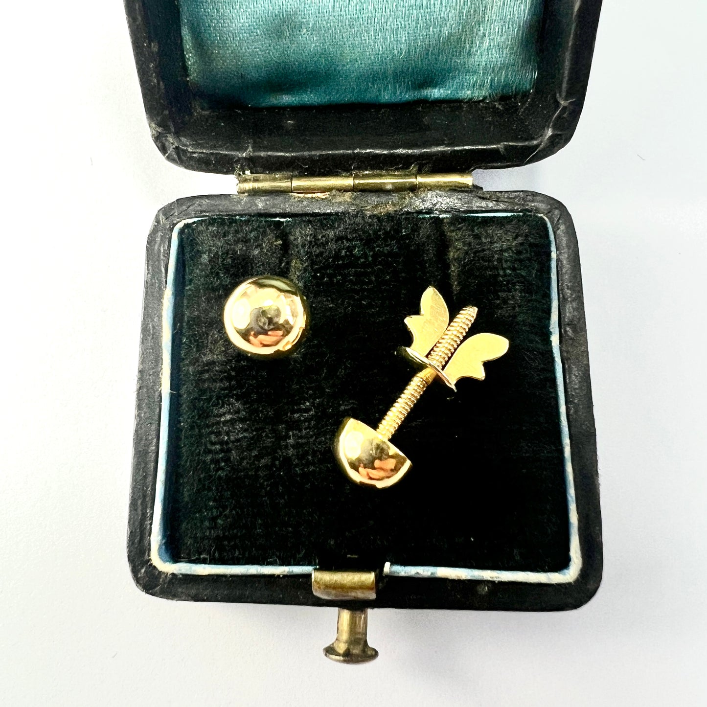 Vintage 18CT Gold Fancy Back Stud Earrings