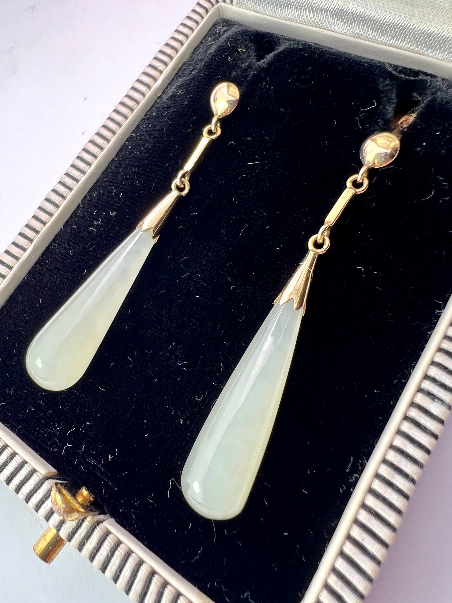 Vintage 14CT Gold White Jade Teardrop Earrings