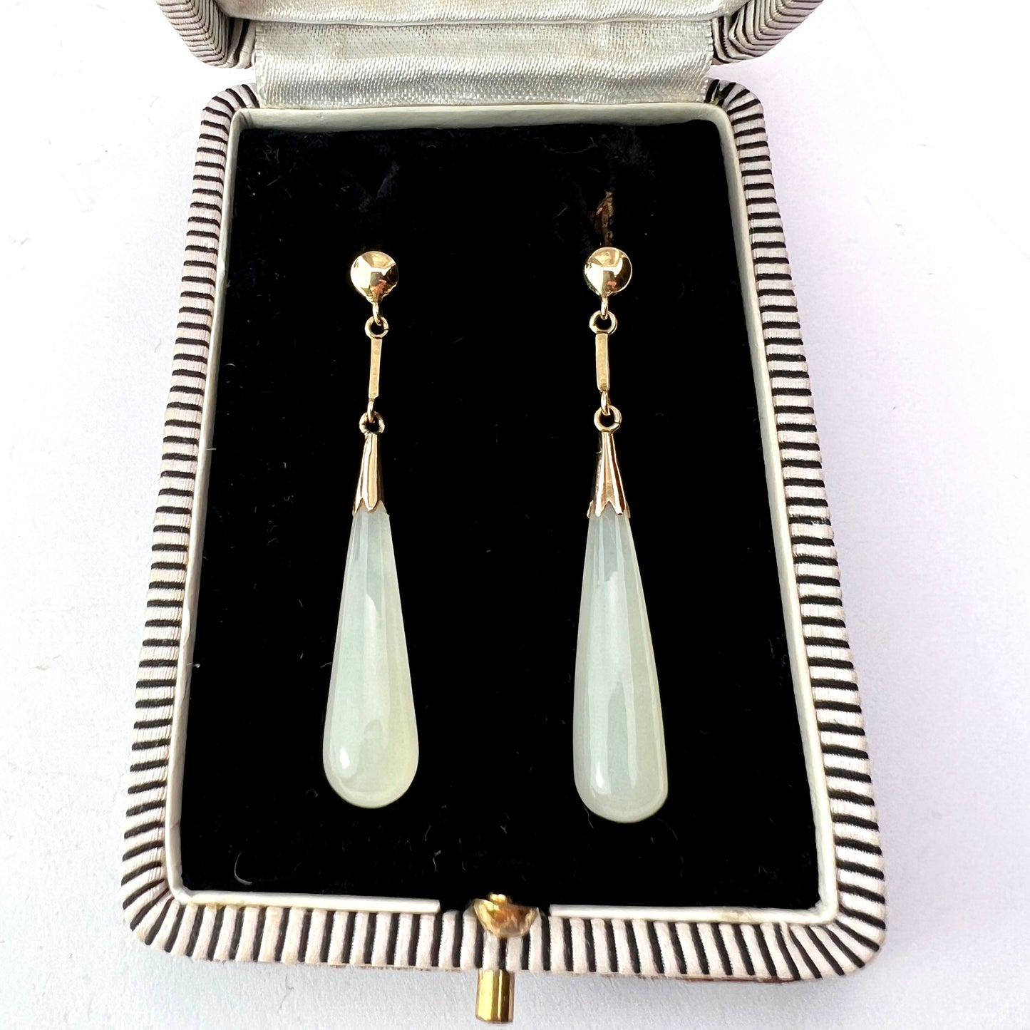 Vintage 14CT Gold White Jade Teardrop Earrings