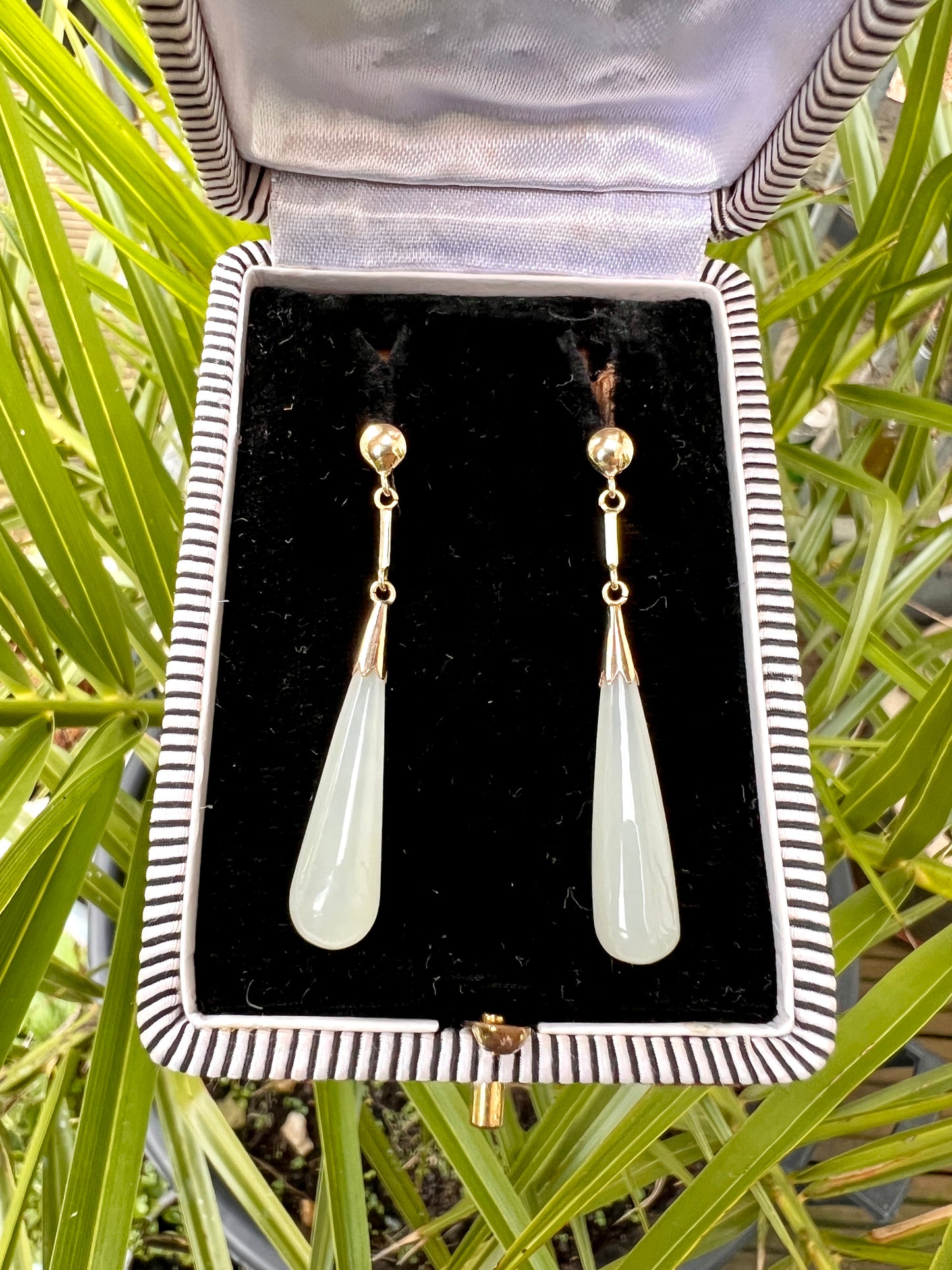Vintage 14CT Gold White Jade Teardrop Earrings