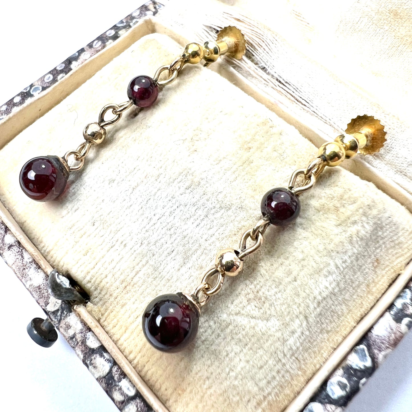 Edwardian Garnet Bead 9CT Gold Screwback Earrings