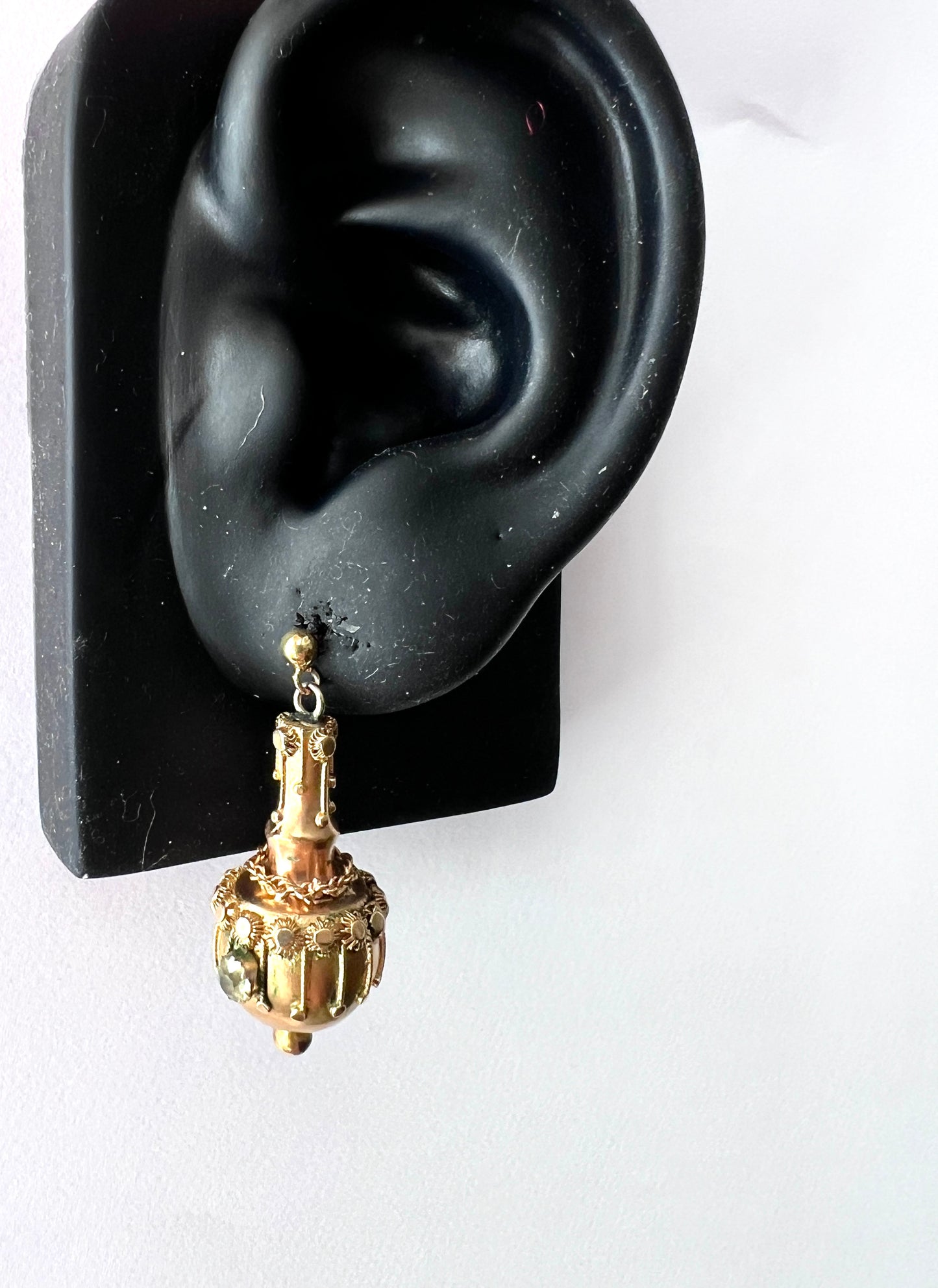 Victorian 15CT Gold Etruscan Revival Amphora Earrings