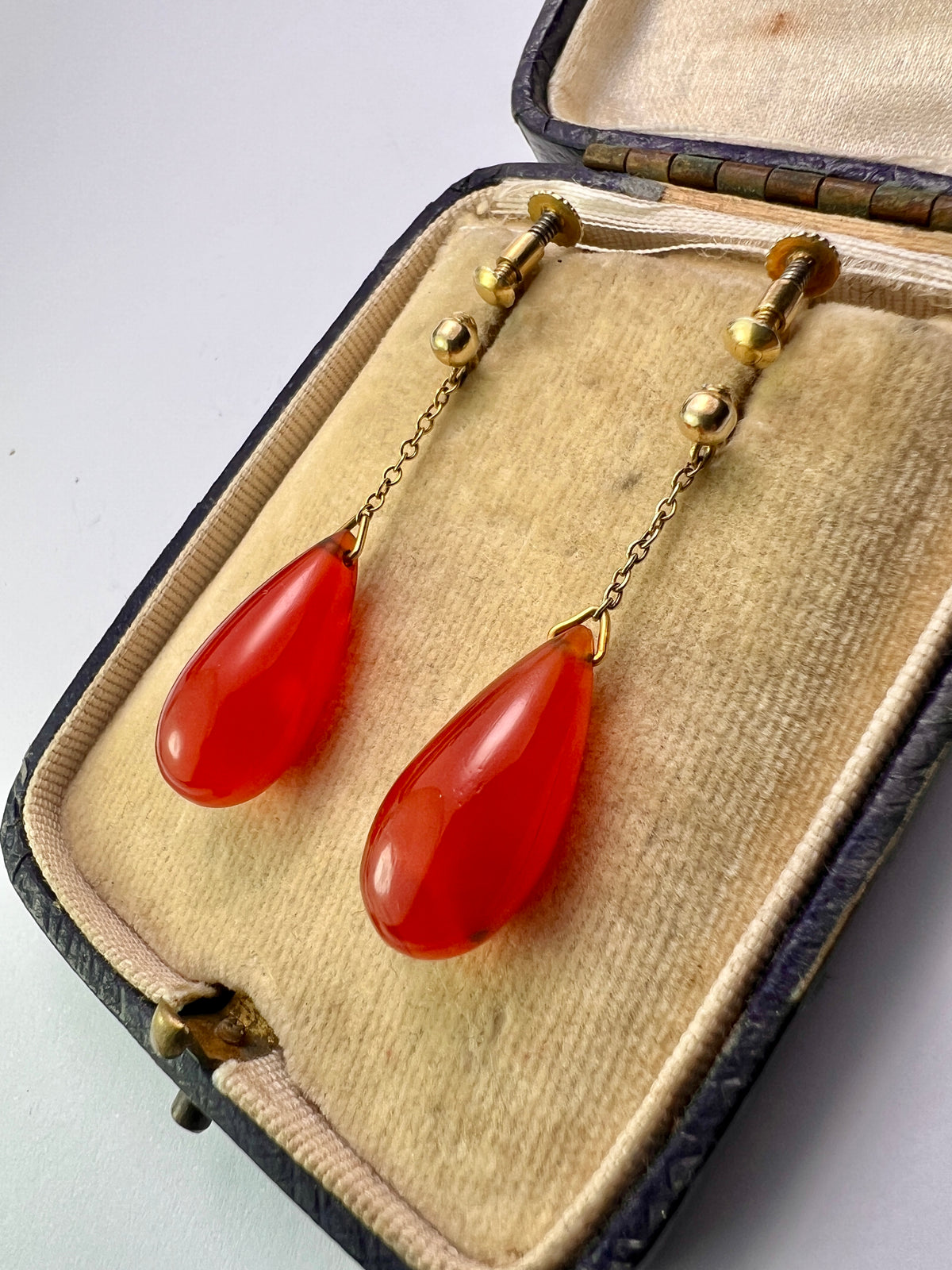 Edwardian Red Agate Chain Drop Earrings in 9CT Gold