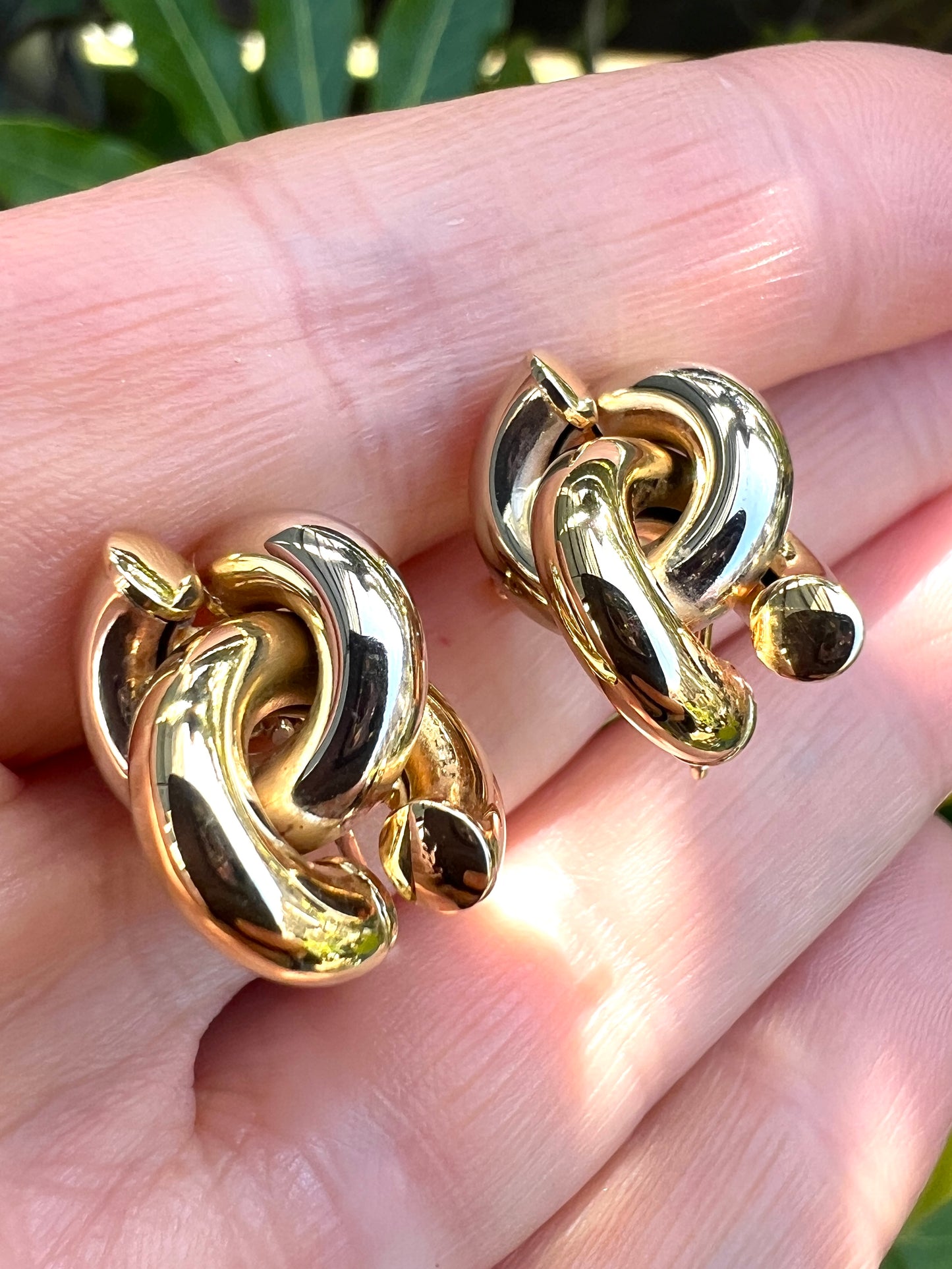 Vintage 18CT Gold Knot Earrings