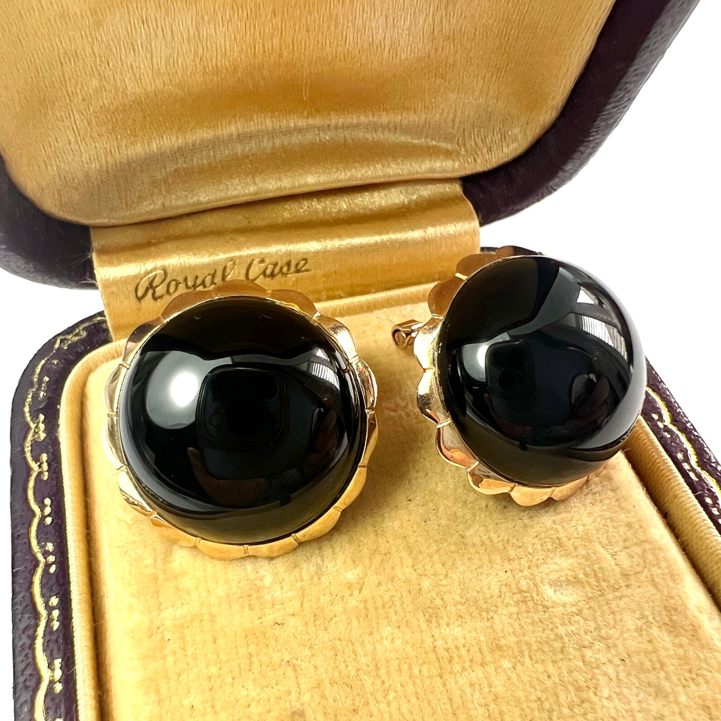 Vintage 14CT Gold Onyx Dome Earrings