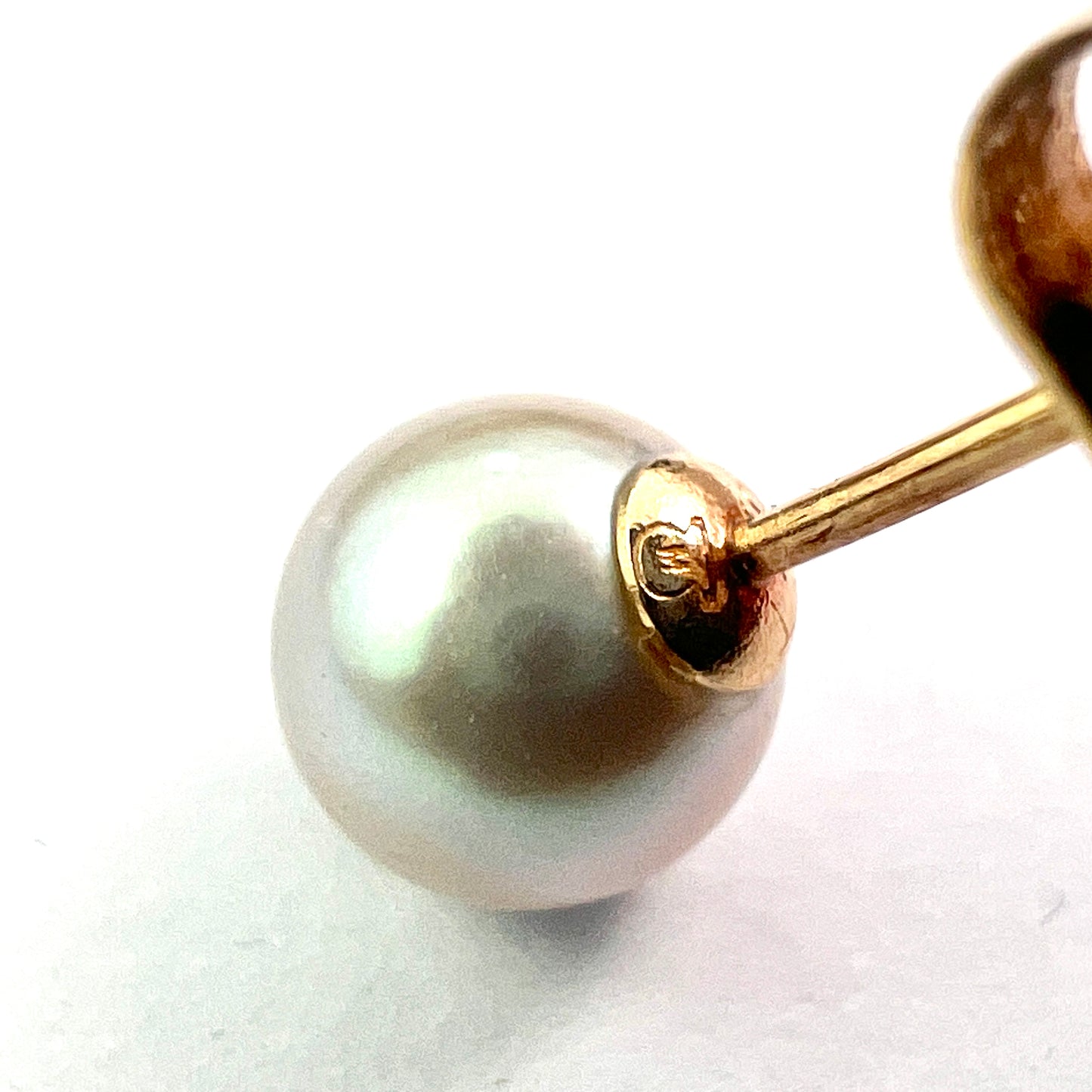 Vintage Mikimoto Cultured Pearl Stud Earrings in 9CT Gold