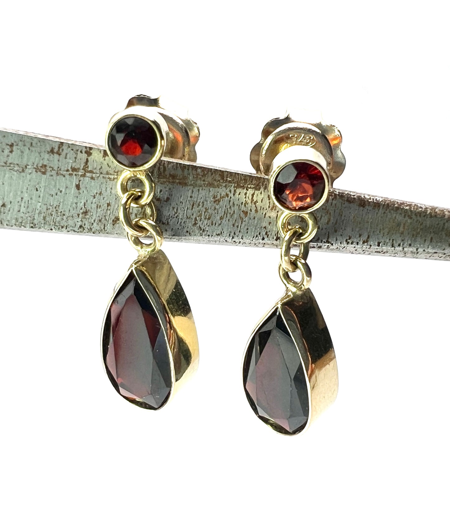 Vintage 9CT Gold Garnet Drop Earrings