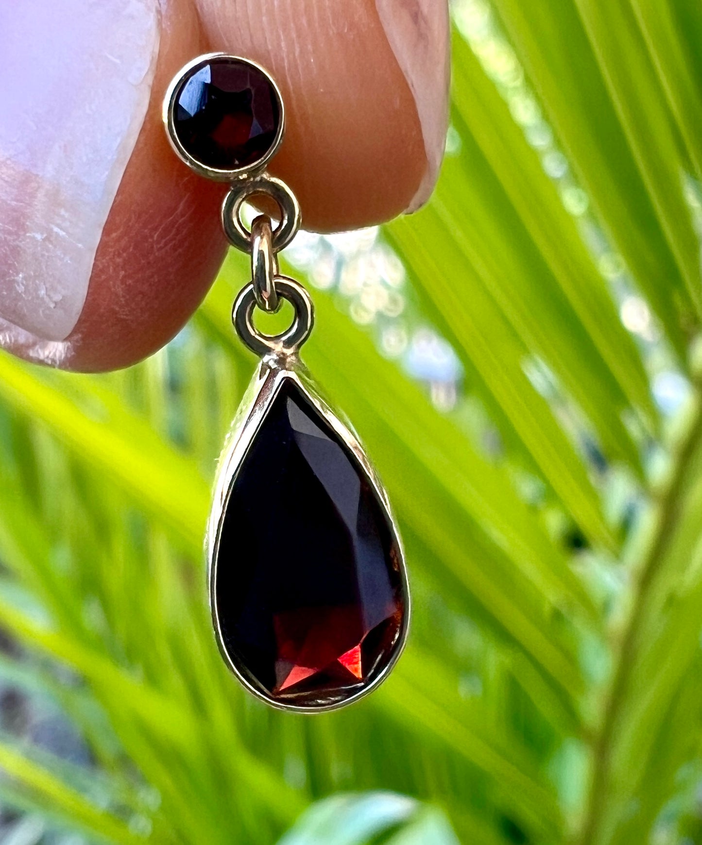 Vintage 9CT Gold Garnet Drop Earrings