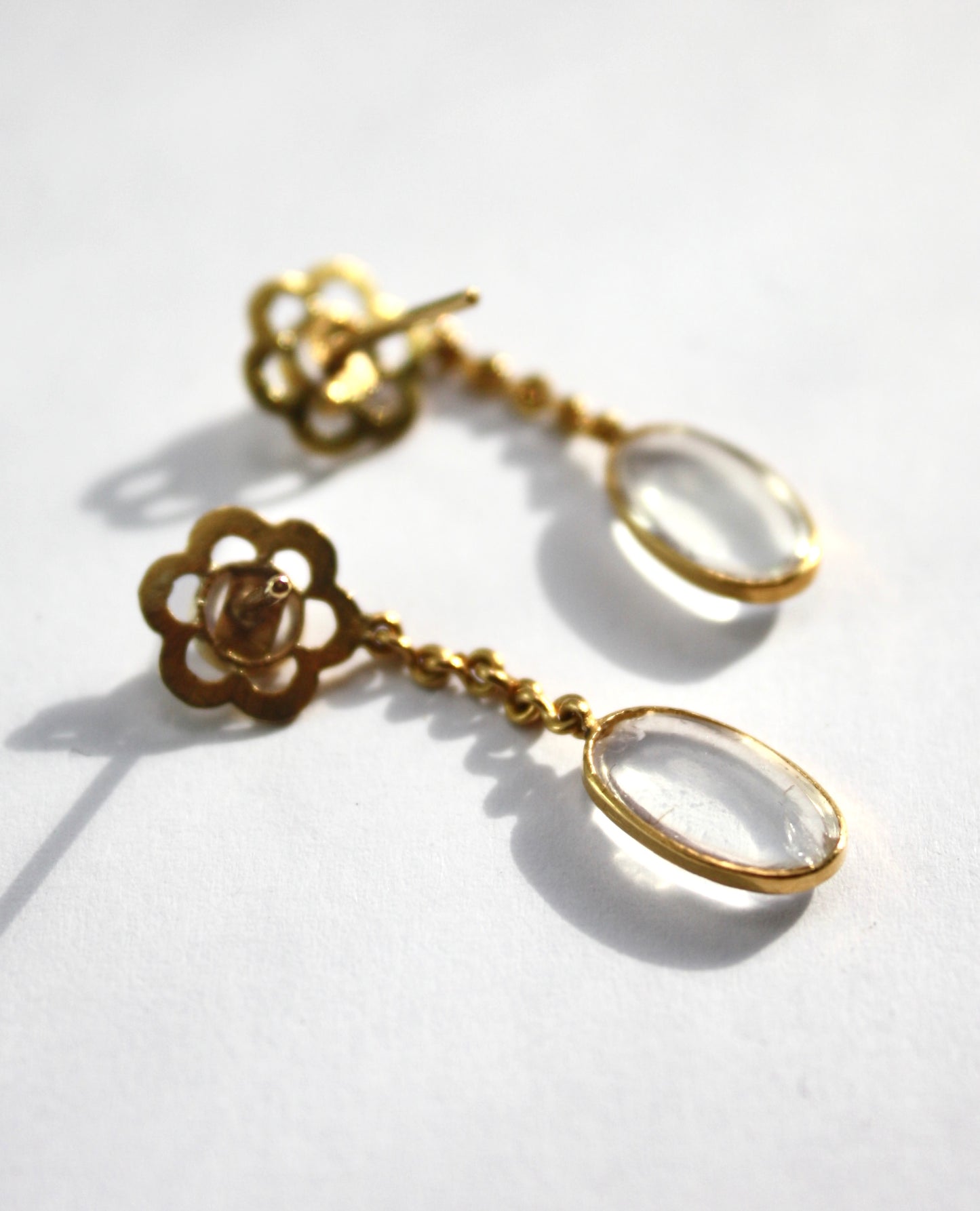 Vintage 20CT Gold Moonstone Flower Chain Drop Earrings