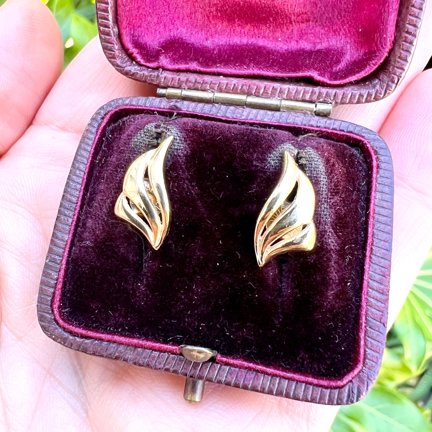 Vintage 18CT Gold Winged Stud Earrings