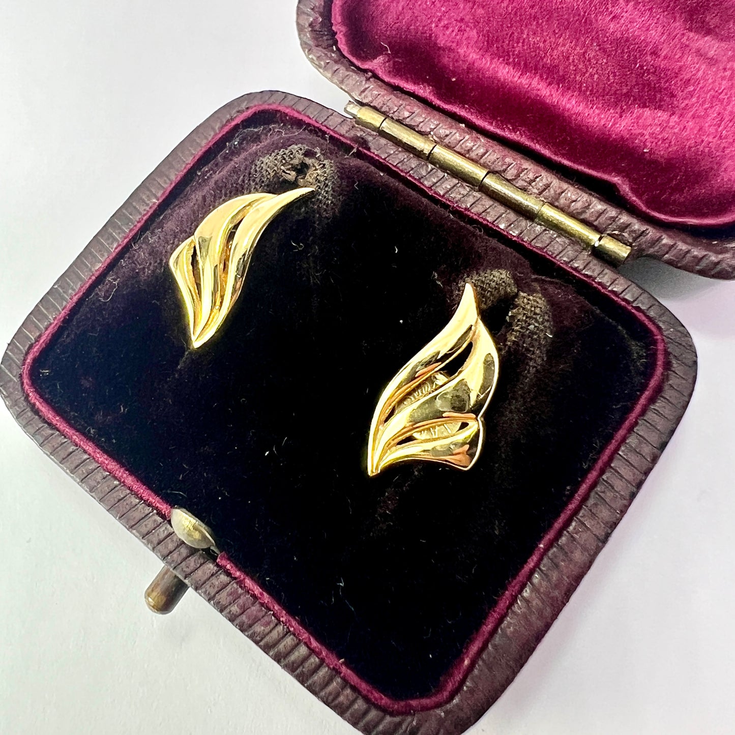 Vintage 18CT Gold Winged Stud Earrings